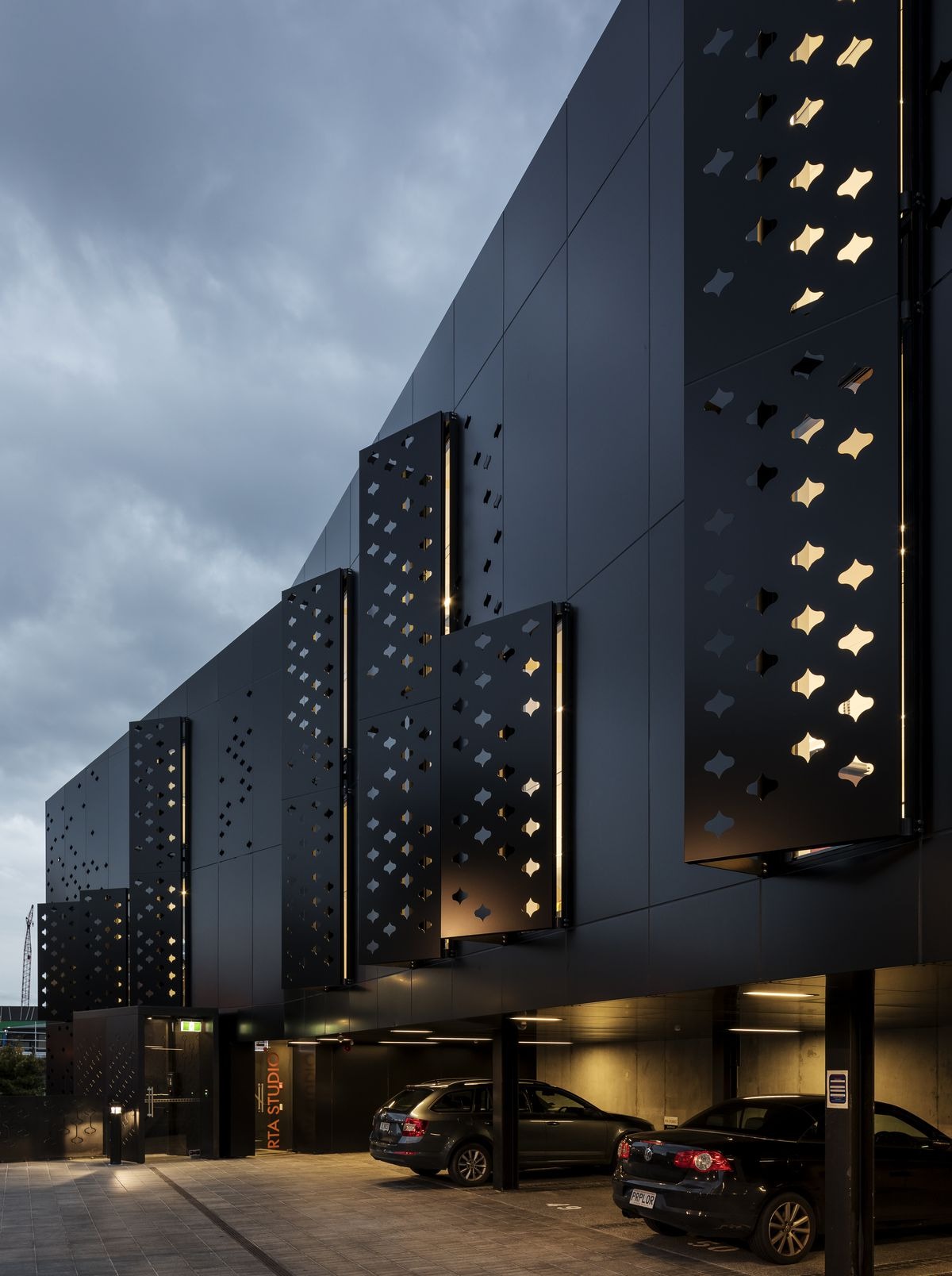 Re-Weaving Urban Fabric: Pollen Street Office by RTA Studio Transforms Ponsonby’s Lane Network