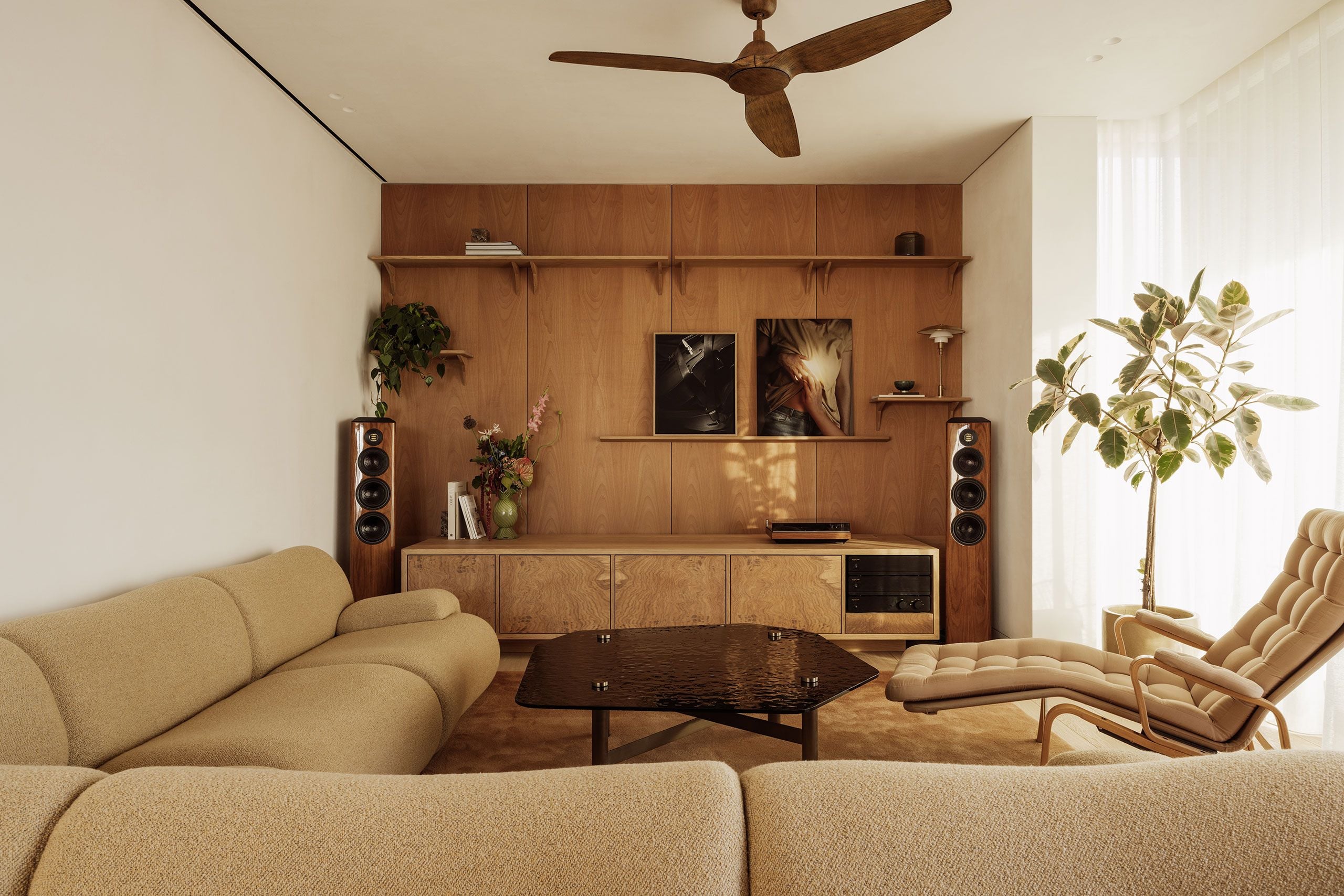 Lumen Residence: Block722’s Organic Luxury Penthouse Above Athens