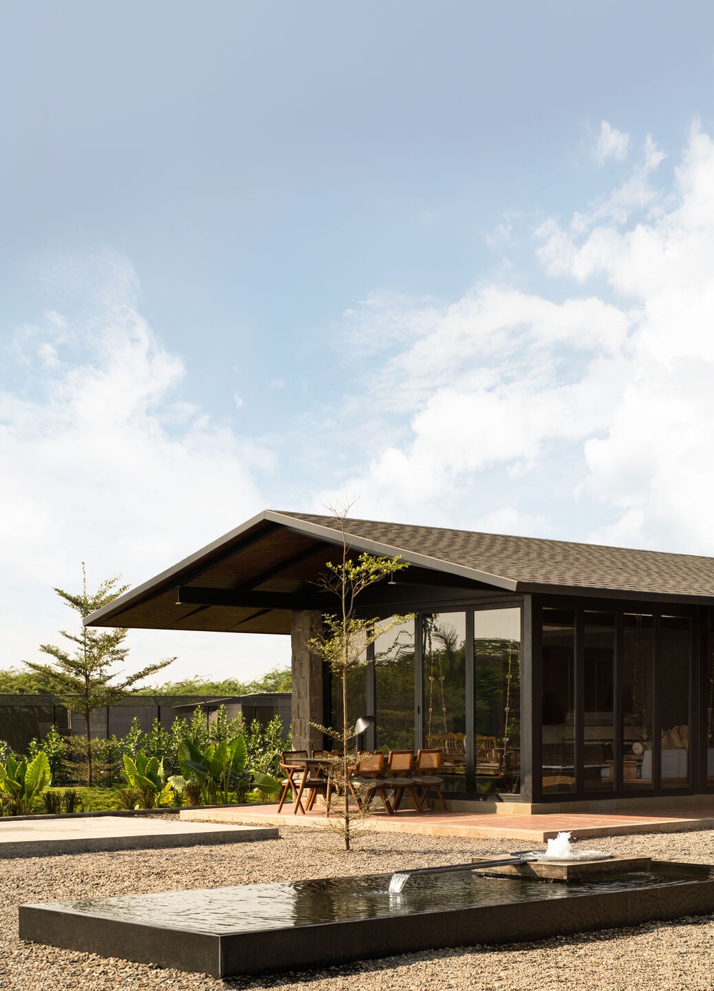 The Return of the Verandah: Studio Dot Dimension Revives the Soul of the Gujarati Home in Oosari