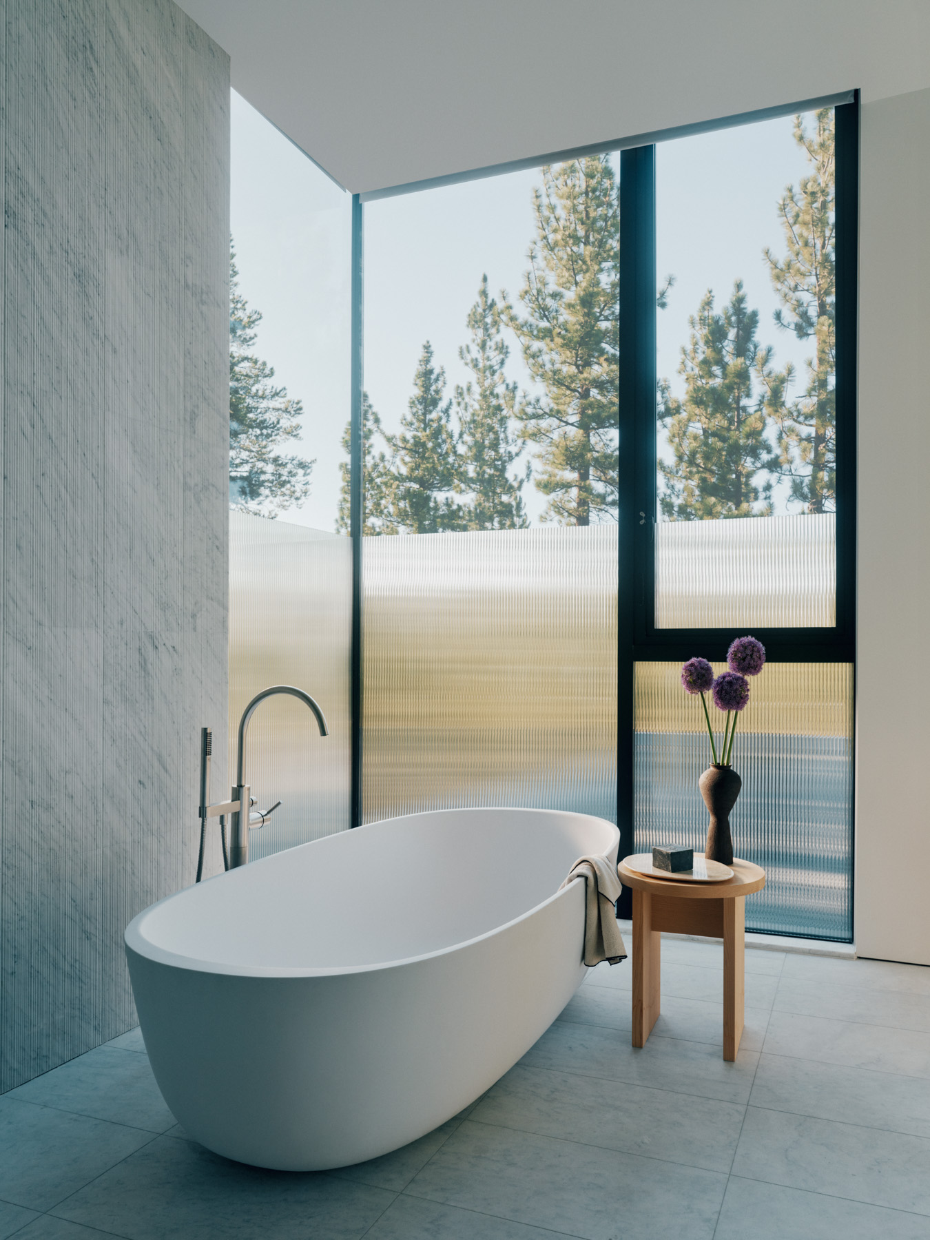 Framing The Horizon: A House Designed For Gathering In The Wild