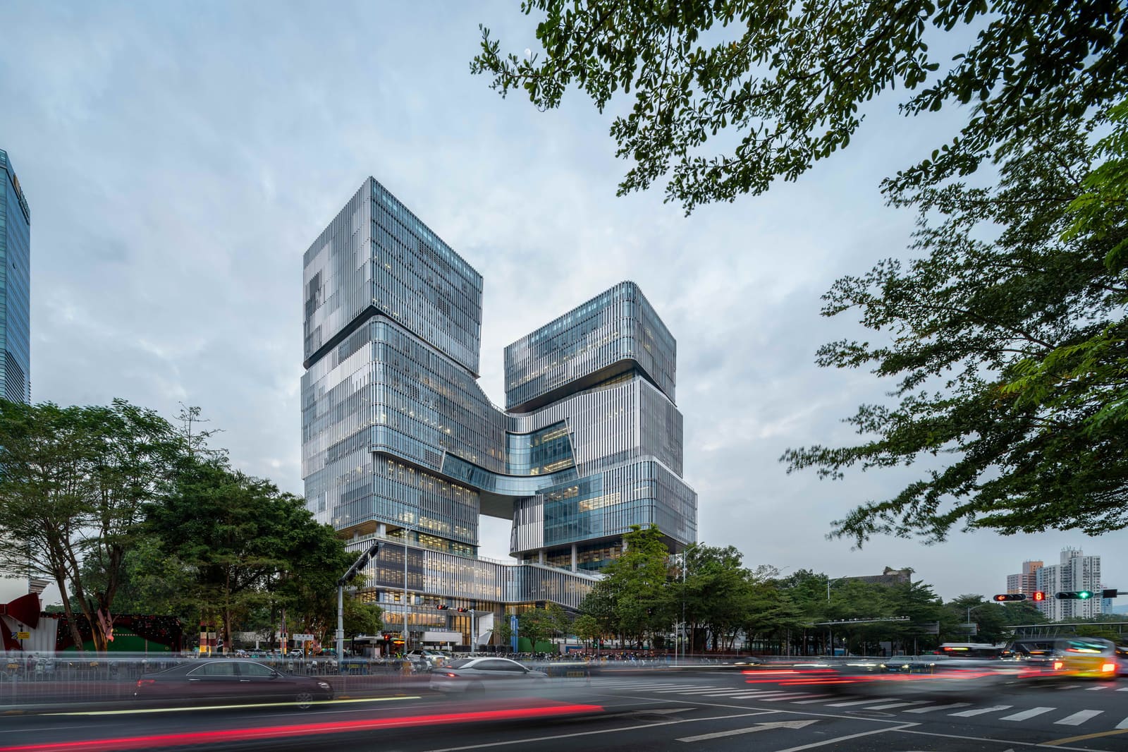 Stacking Mountains: How Shenzhen's New Library Negotiates the Line Between City and Nature
