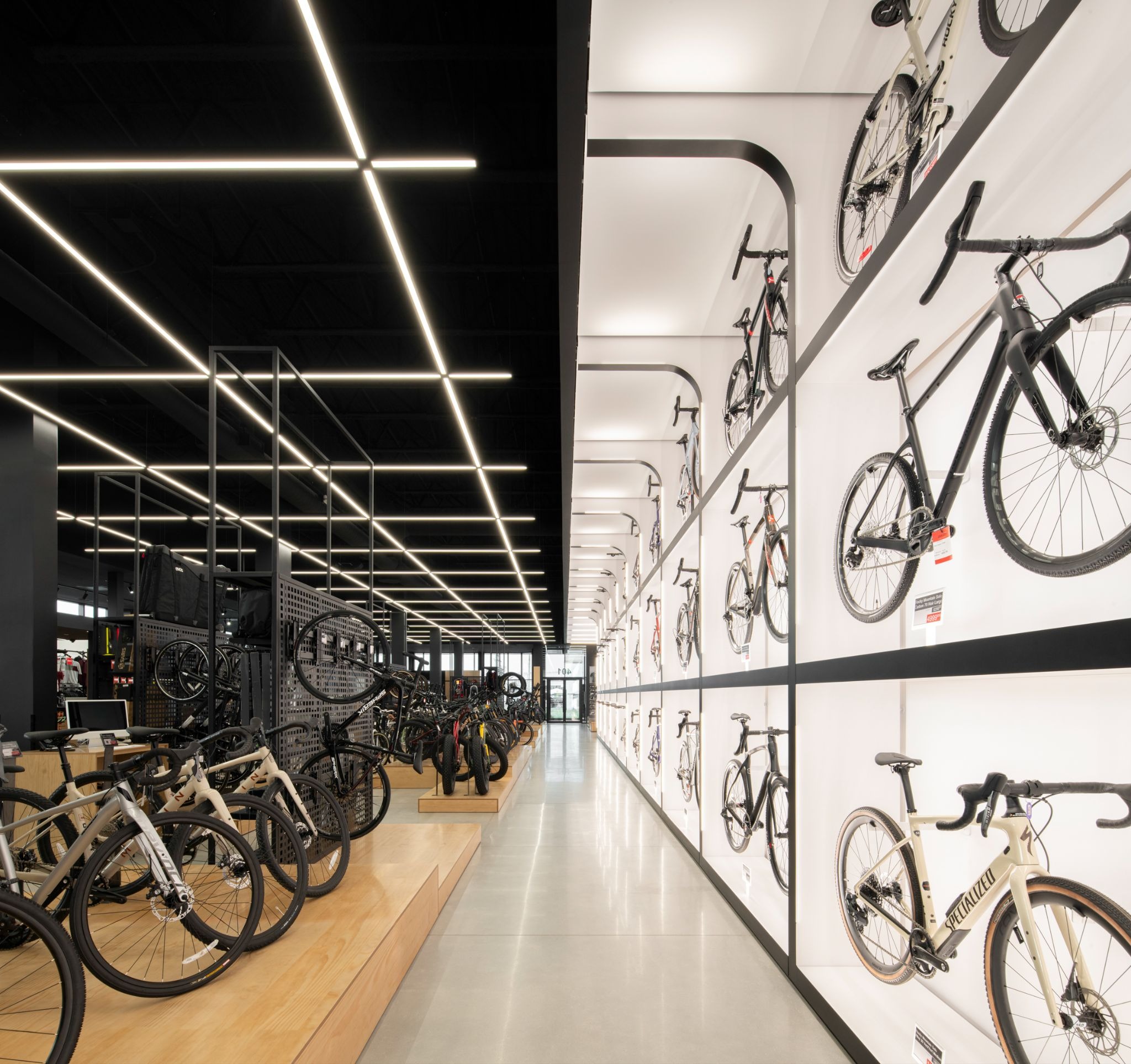 Bicycles Quilicot: A Dynamic Retail Space That Moves With You