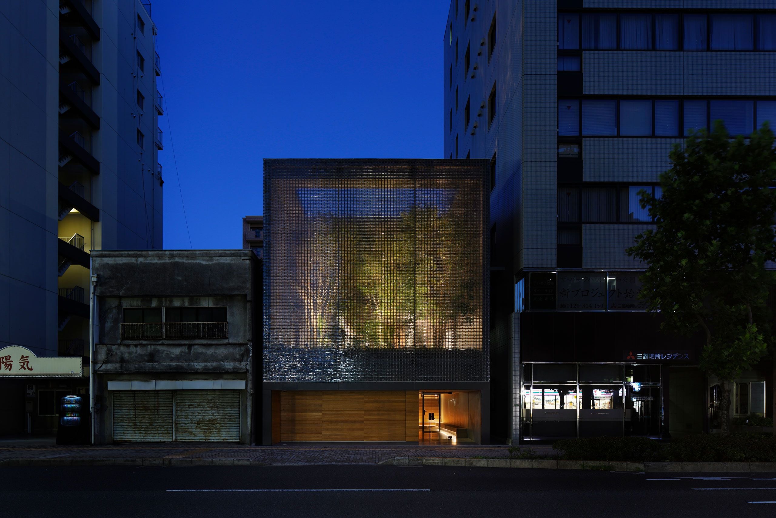 Hiroshima’s Hidden Jewel: How 6,000 Glass Blocks Redefine Urban Living
