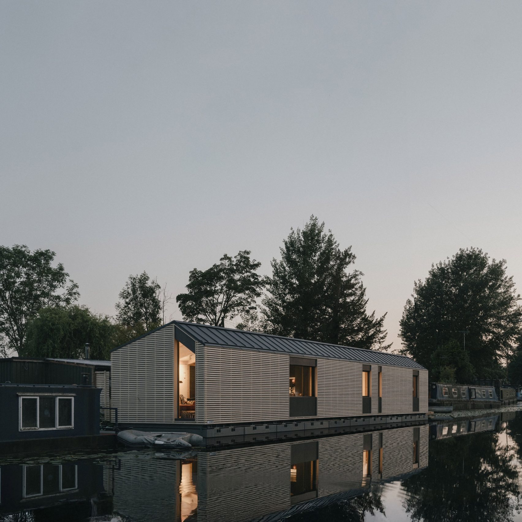 Amphibious Luxury: TiggColl Anchors a New Domestic Typology with the Float House