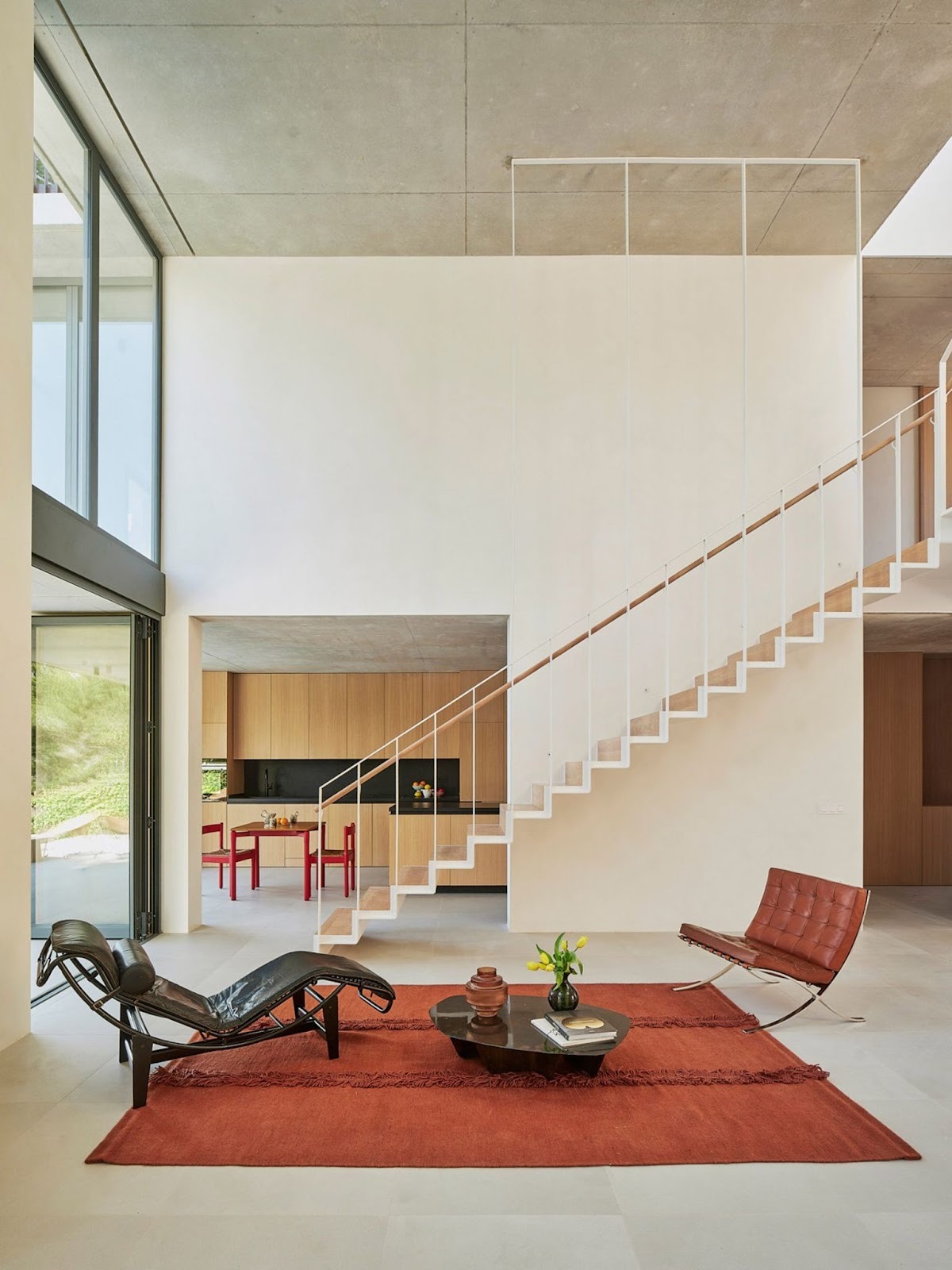 House in Cala Tamarit by Rául Sánchez Architects: A Coastal Home Built from Angles, Light and Memory