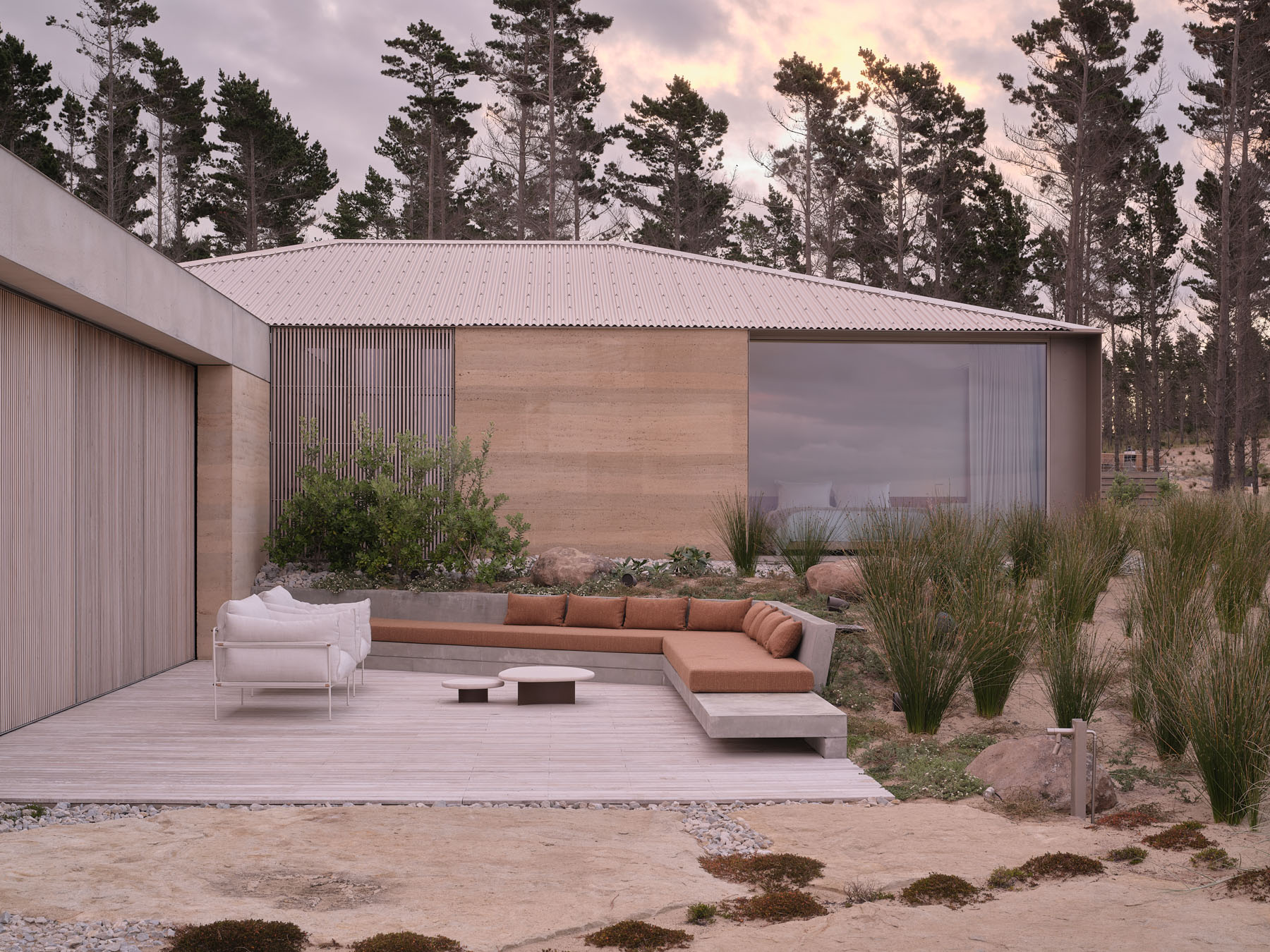 A House Between Horizons: Framing Light, Landscape, And Life Through Dual Courtyards