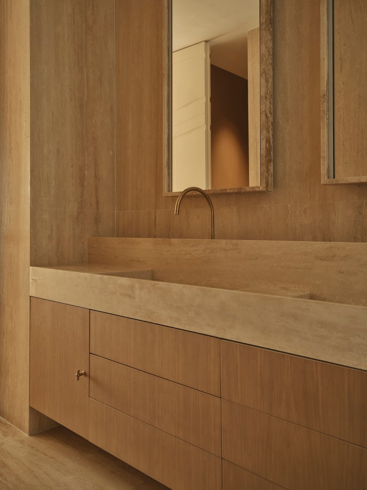 GE Apartment: A Quiet Domestic Landscape Shaped by Light and Proportion