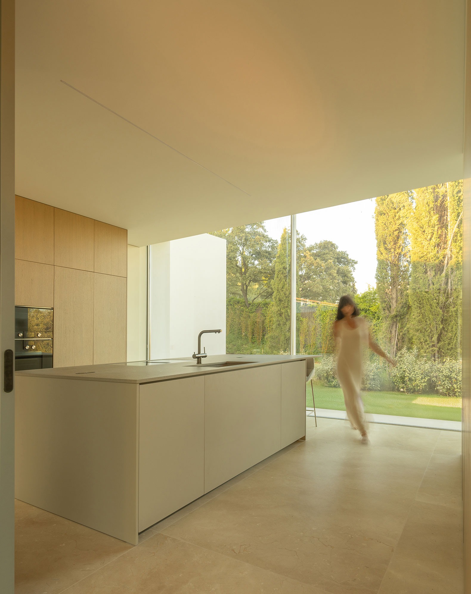 Mastering the Infinite Cantilever within the Serene Landscape of Spain