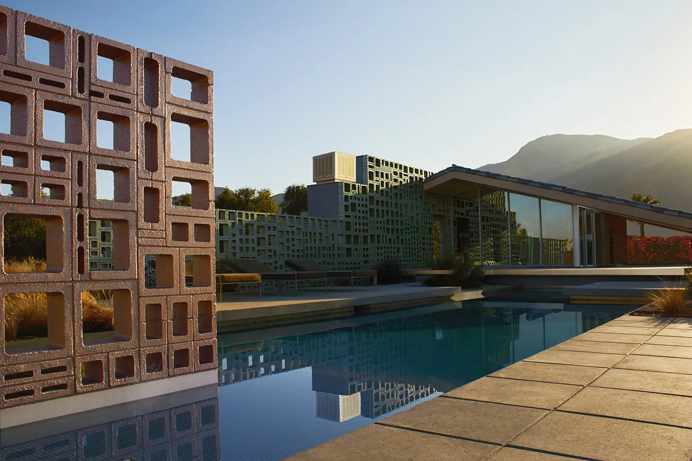 Desert House by Robert Stone Design: A Sculptural Dwelling Carved from Heat, Horizon and Light