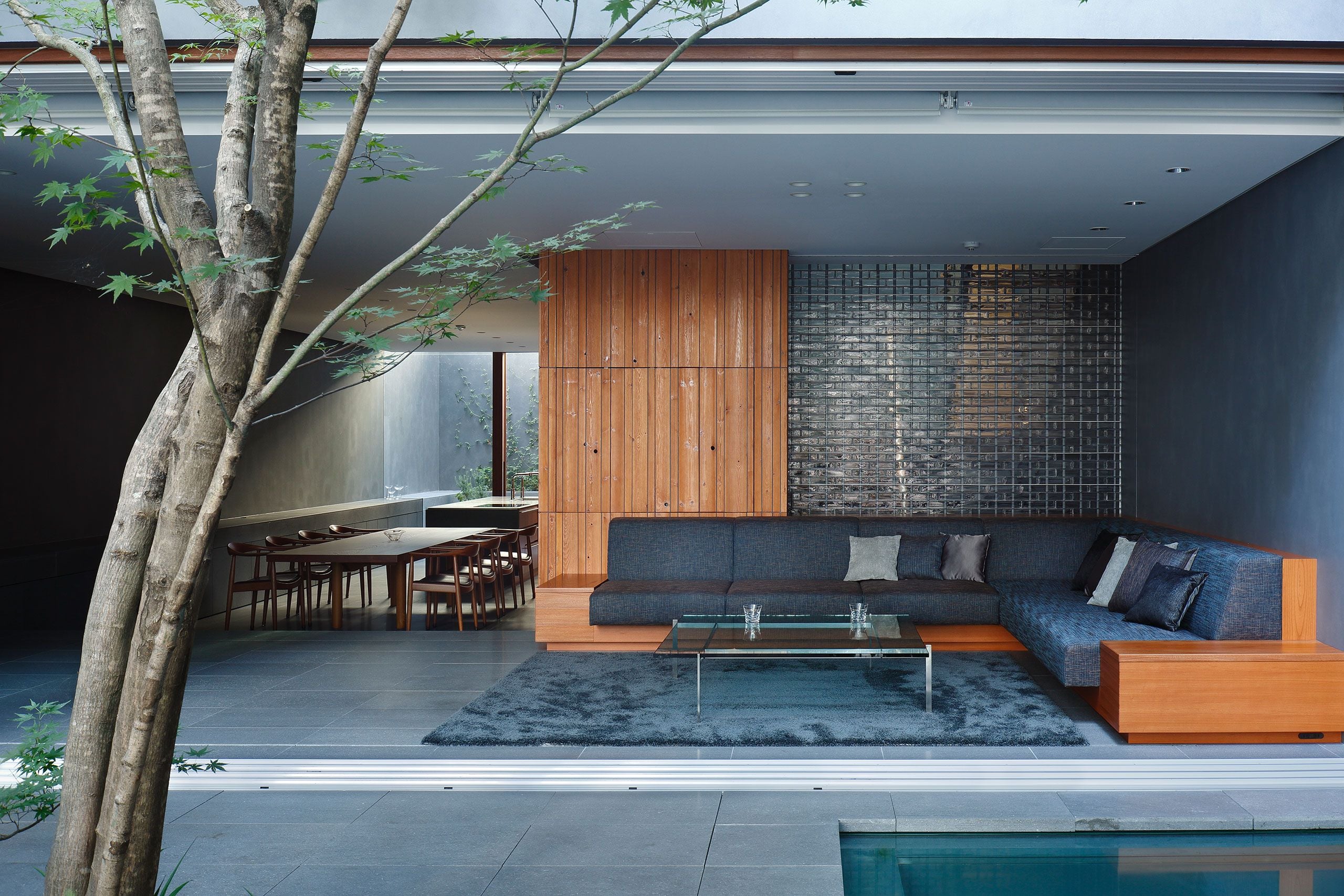 Hiroshima’s Hidden Jewel: How 6,000 Glass Blocks Redefine Urban Living