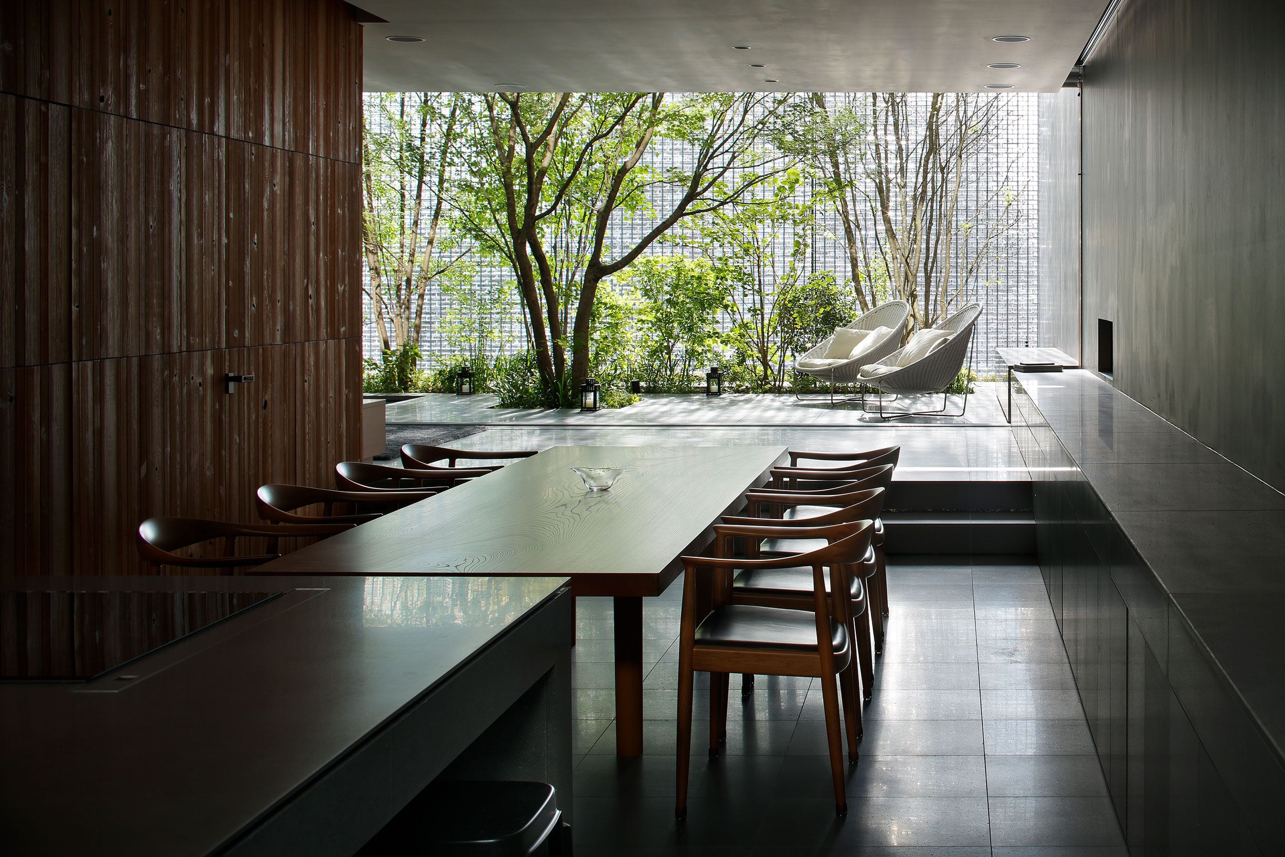 Hiroshima’s Hidden Jewel: How 6,000 Glass Blocks Redefine Urban Living