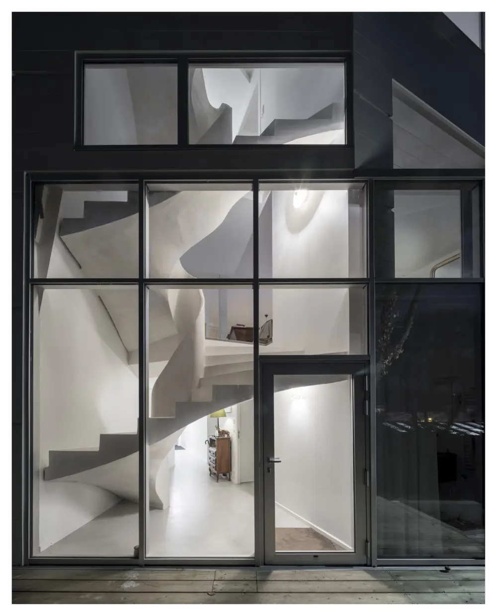 Top Picks - 6 Sculptural Staircases That Turn Homes Into Art