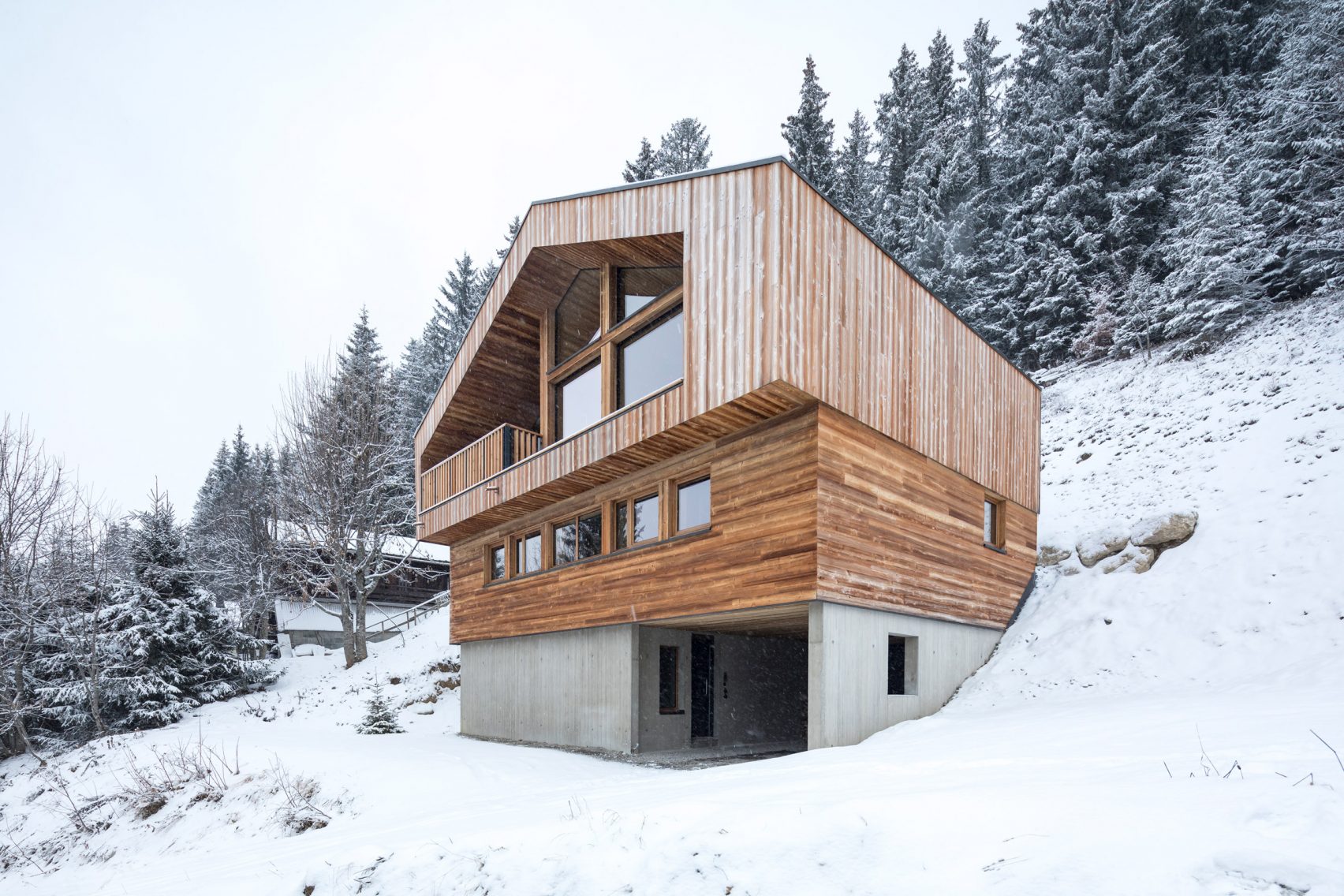 Top Picks - 10 Mountain Homes Rooted In The Landscape