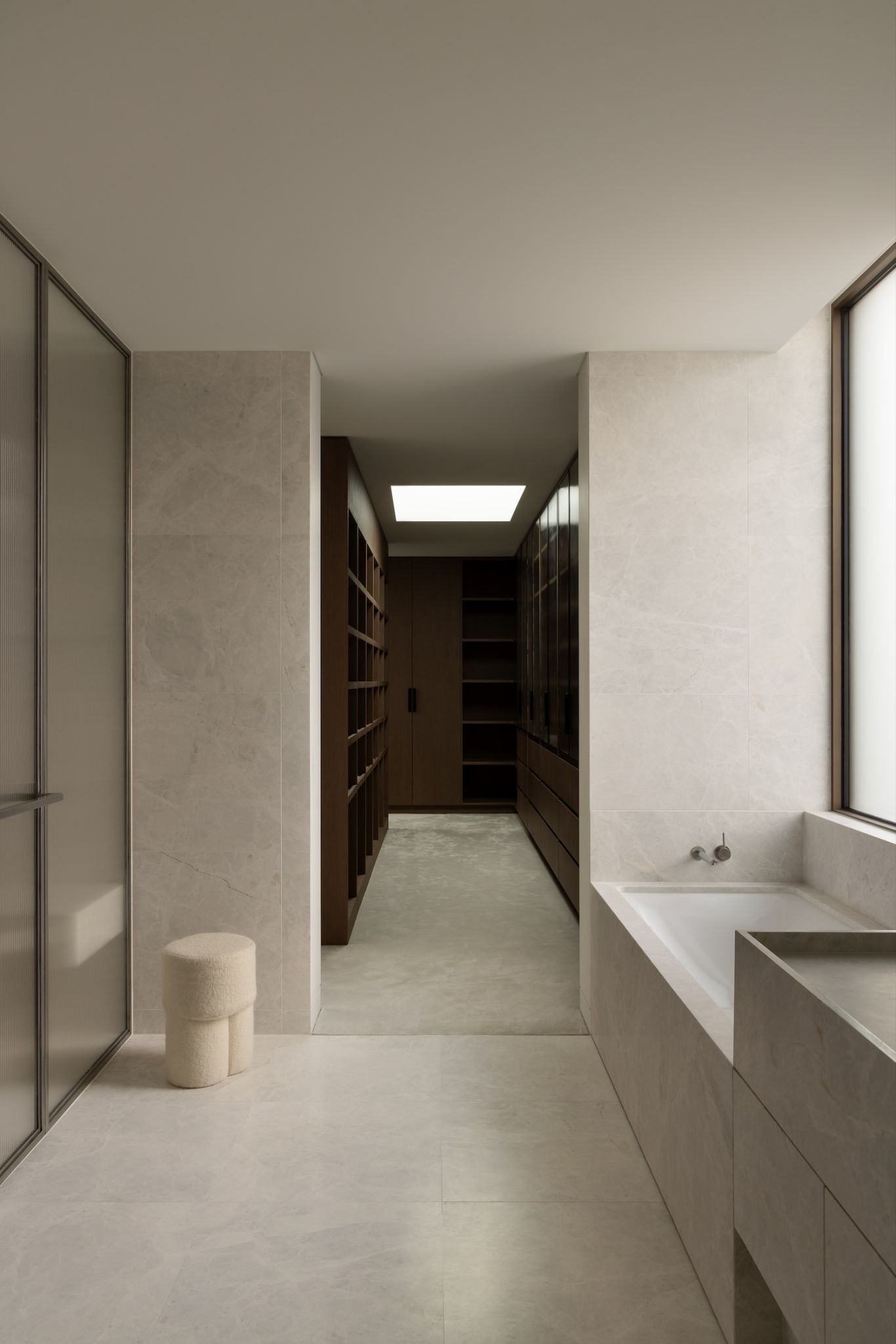 Half Courtyard House: An Inward-Looking Urban Retreat in South Yarra