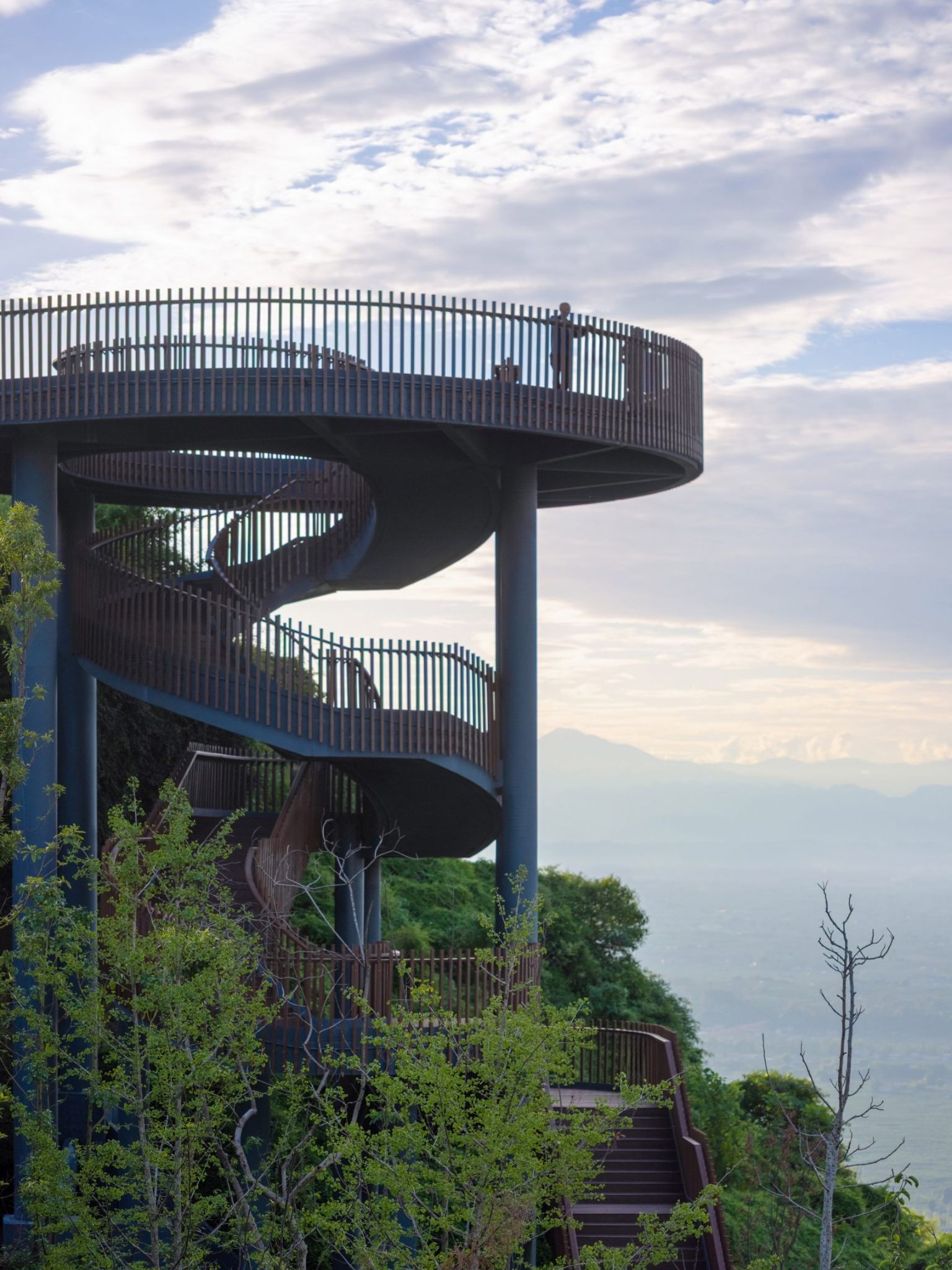Pujiang Platform Hill: When Infrastructure Becomes a Living Landscape in Chengdu