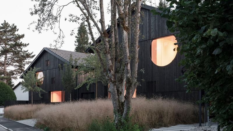 Houses With One Pillar: Buero Wagner Reimagines Residential Balance in Germany