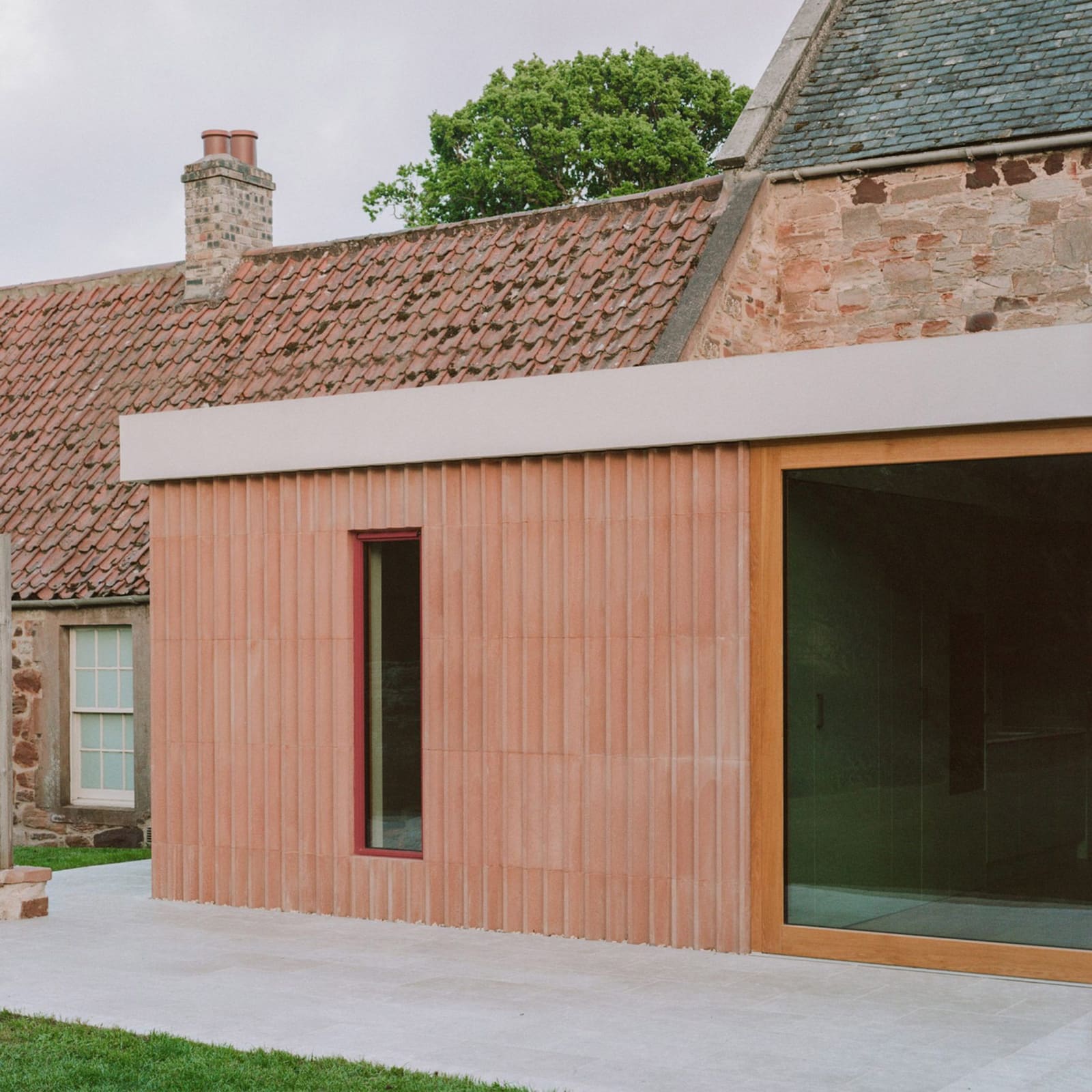 When Stone Speaks: Six Contemporary Homes That Reclaim an Ancient Material