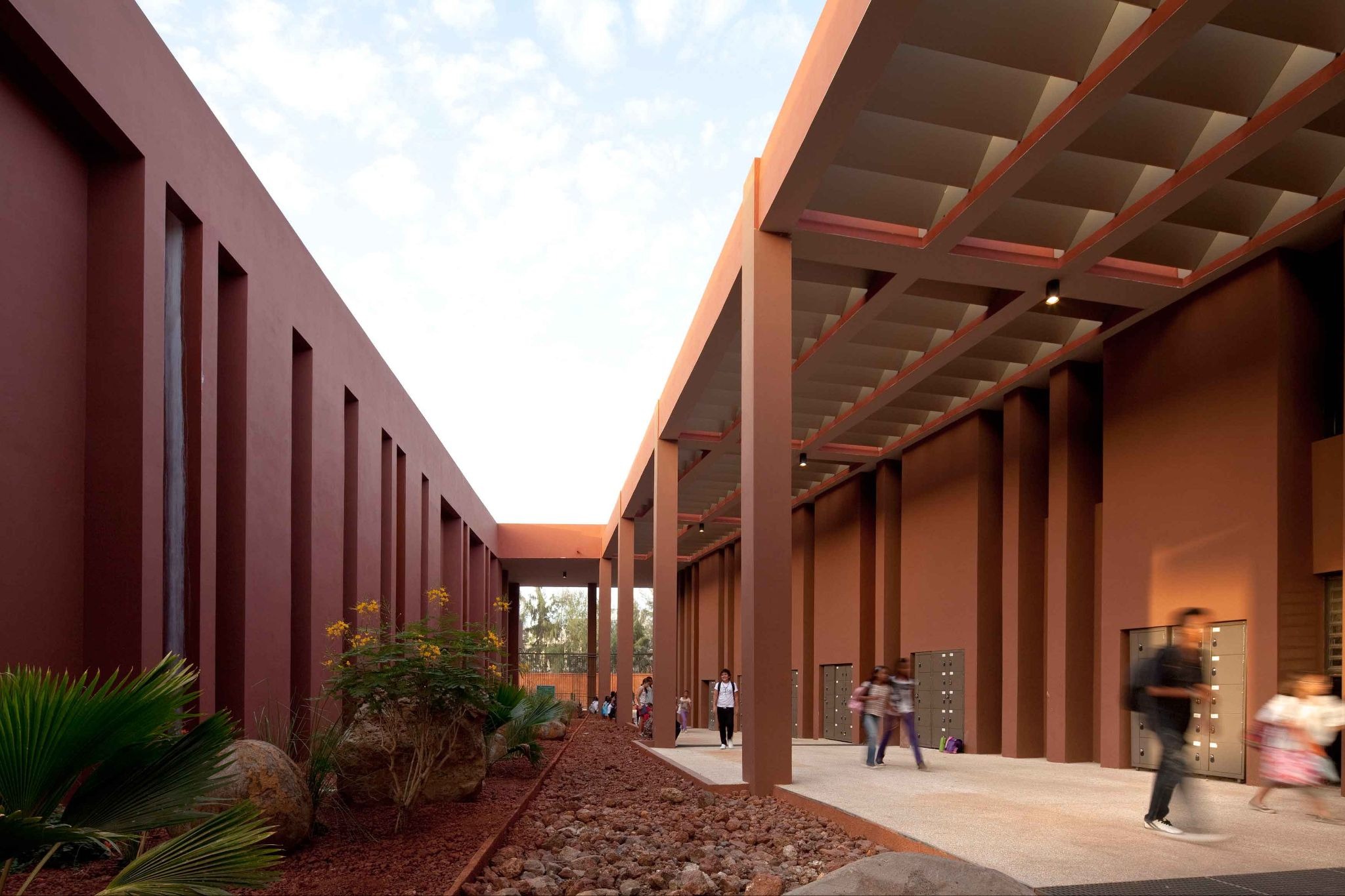 Terreneuve’s Highschool Jean Mermoz Stands as a Bio-Climatic Masterpiece in Dakar