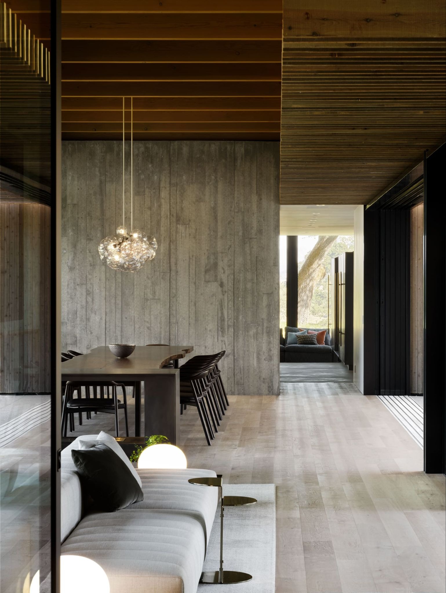 Bridging the Divide: The Trestle Residence by Aidlin Darling Design Defies Gravity in Northern California