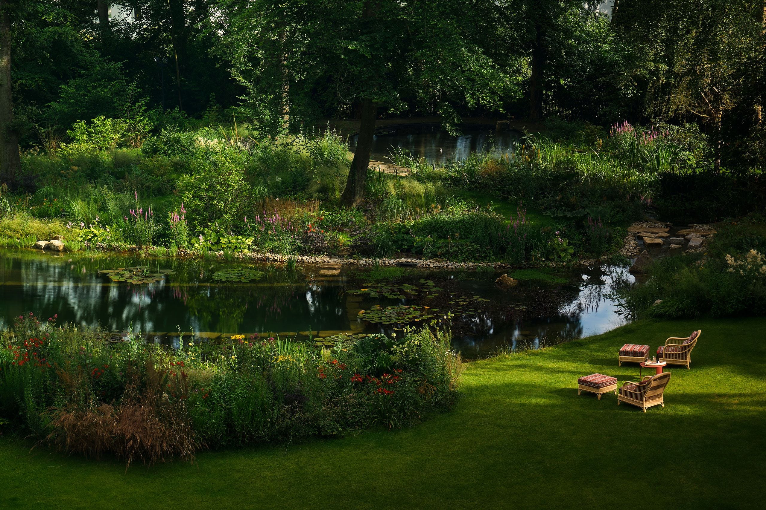 Chromatic Revival: Gisbert Pöppler Reimagines A 1920s Garden Villa In Hagen