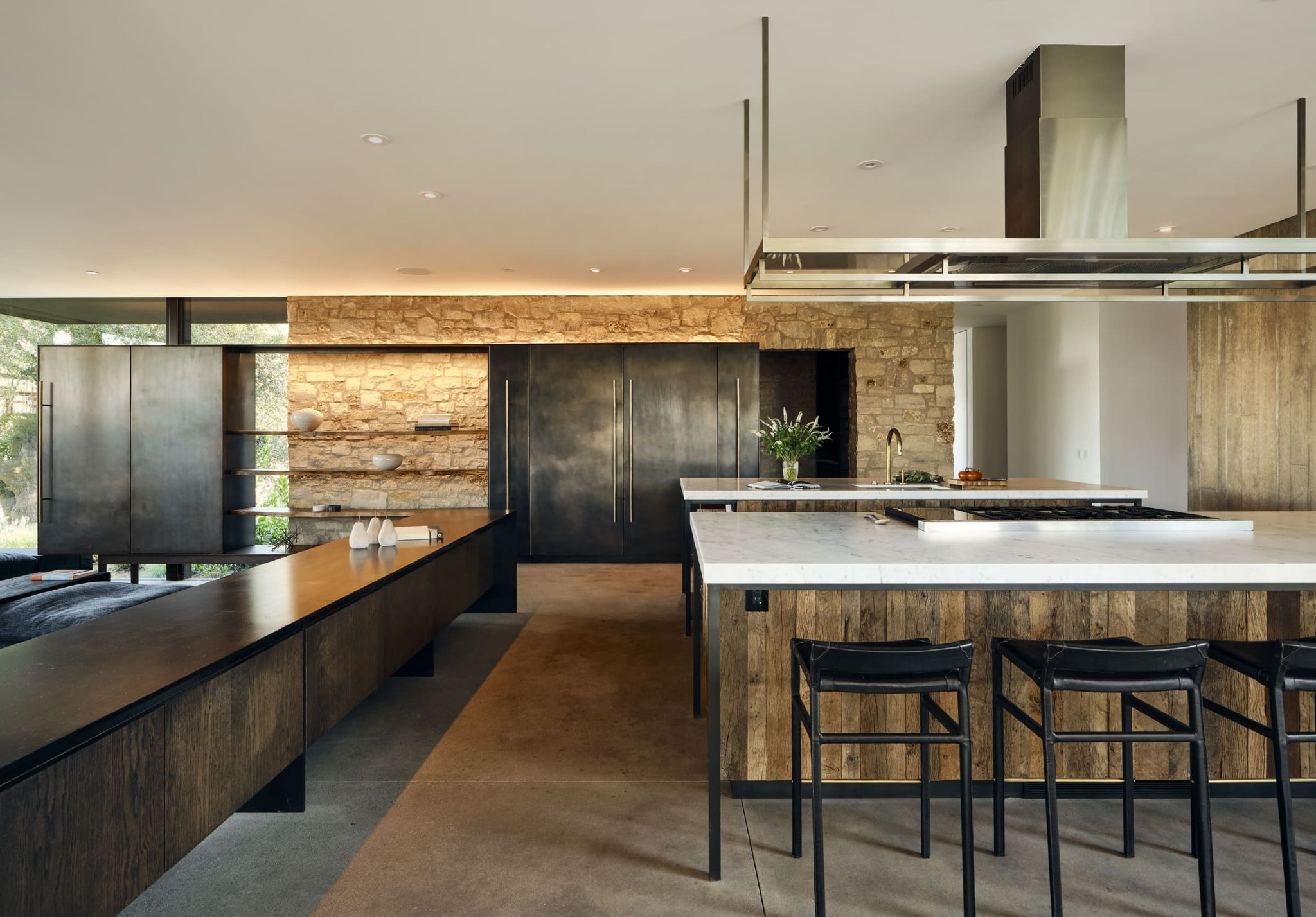 Bridging the Divide: The Trestle Residence by Aidlin Darling Design Defies Gravity in Northern California