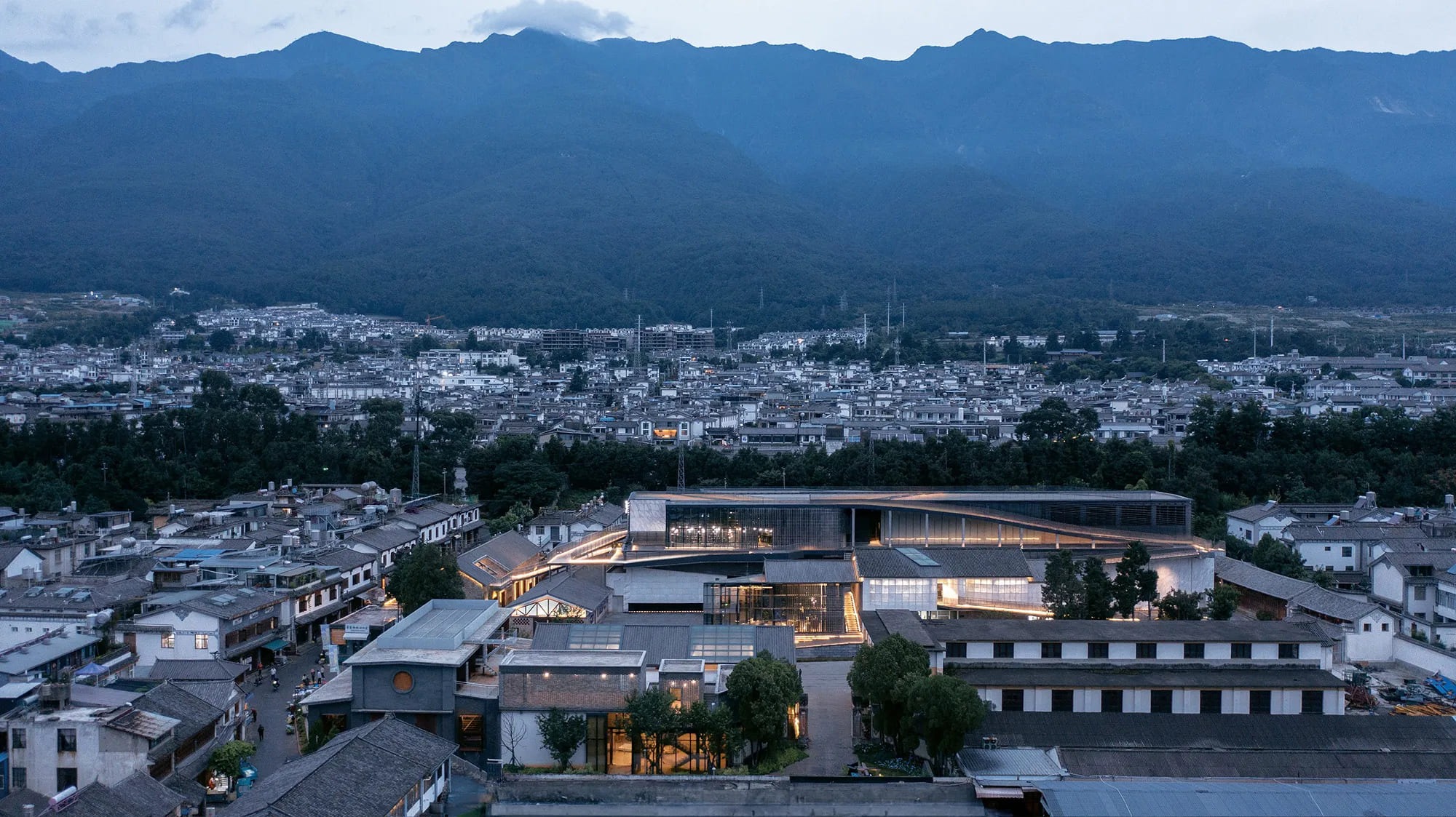Wired for Drama: Atelier Alter Reanimates Dali’s Industrial Ghost into a Theatrical Machine