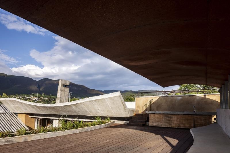The Punctured Courtyard: xiān Architects Recomposes Rural Memory in Shaxi