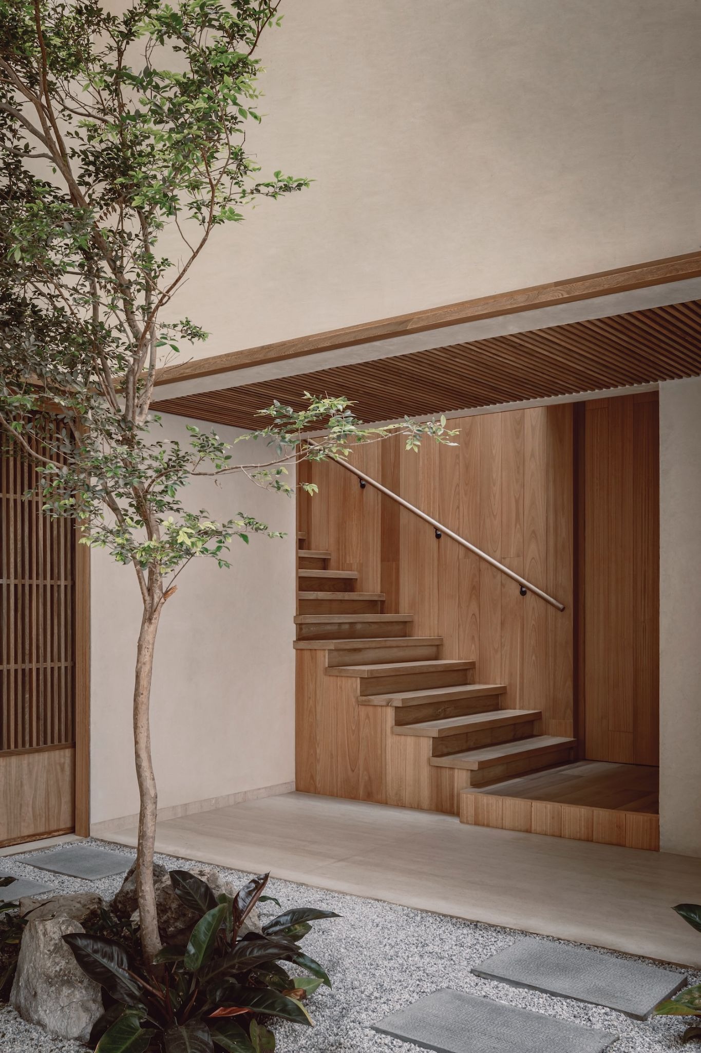 Monolithic Introspection: V Taller Redefines the Concrete Heart of Guadalajara