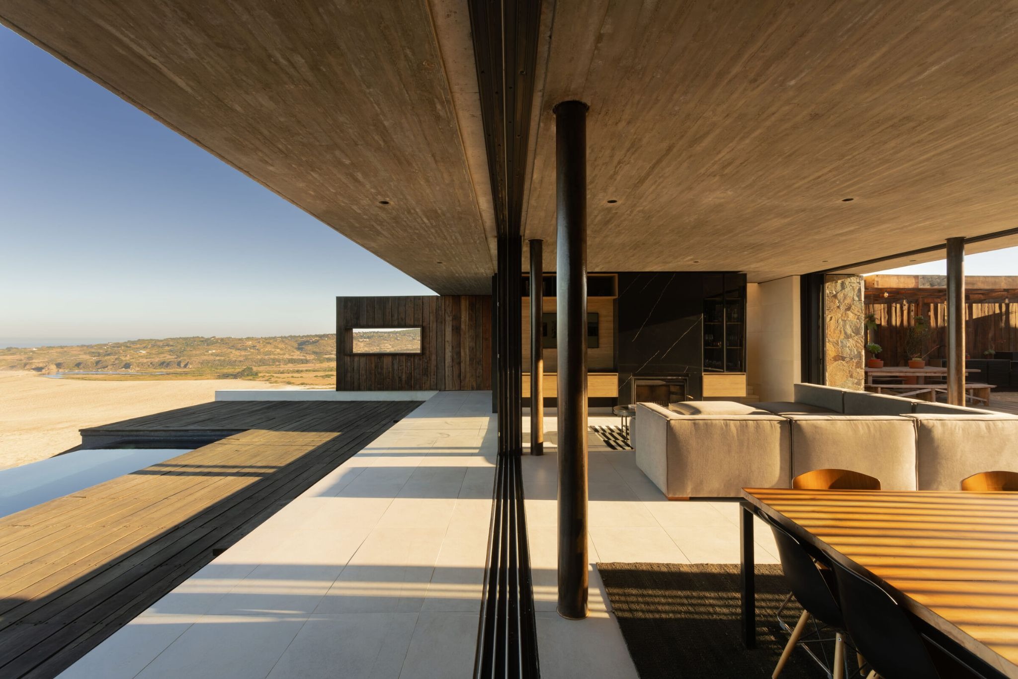 The Levitating Observatory: AFARQ Arquitectos Suspends Casa Alta Above the Chilean Coast