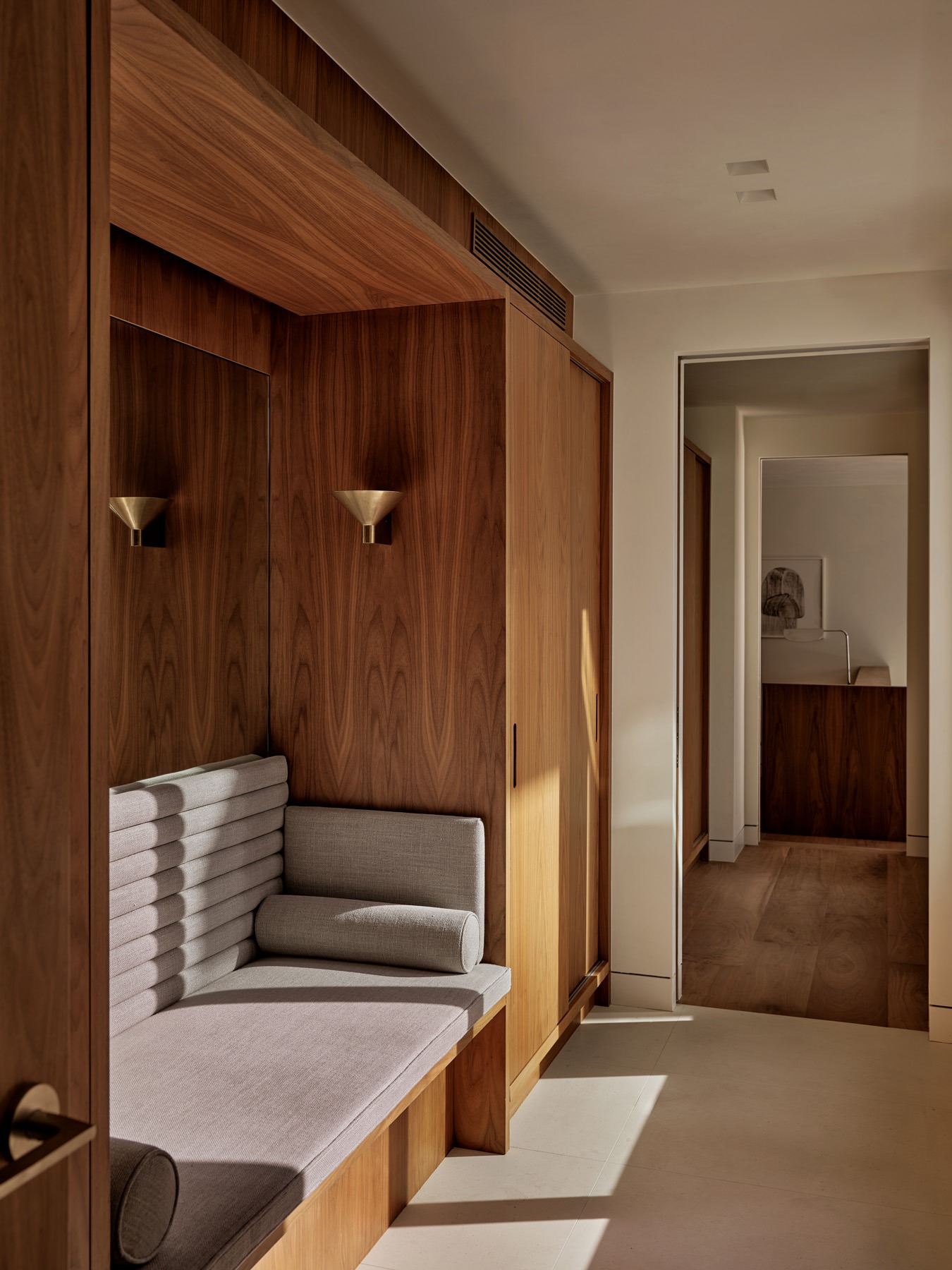A Quiet Dialogue Across the Pacific: Teo Yang Studio Softens the Edge of Manhattan Beach