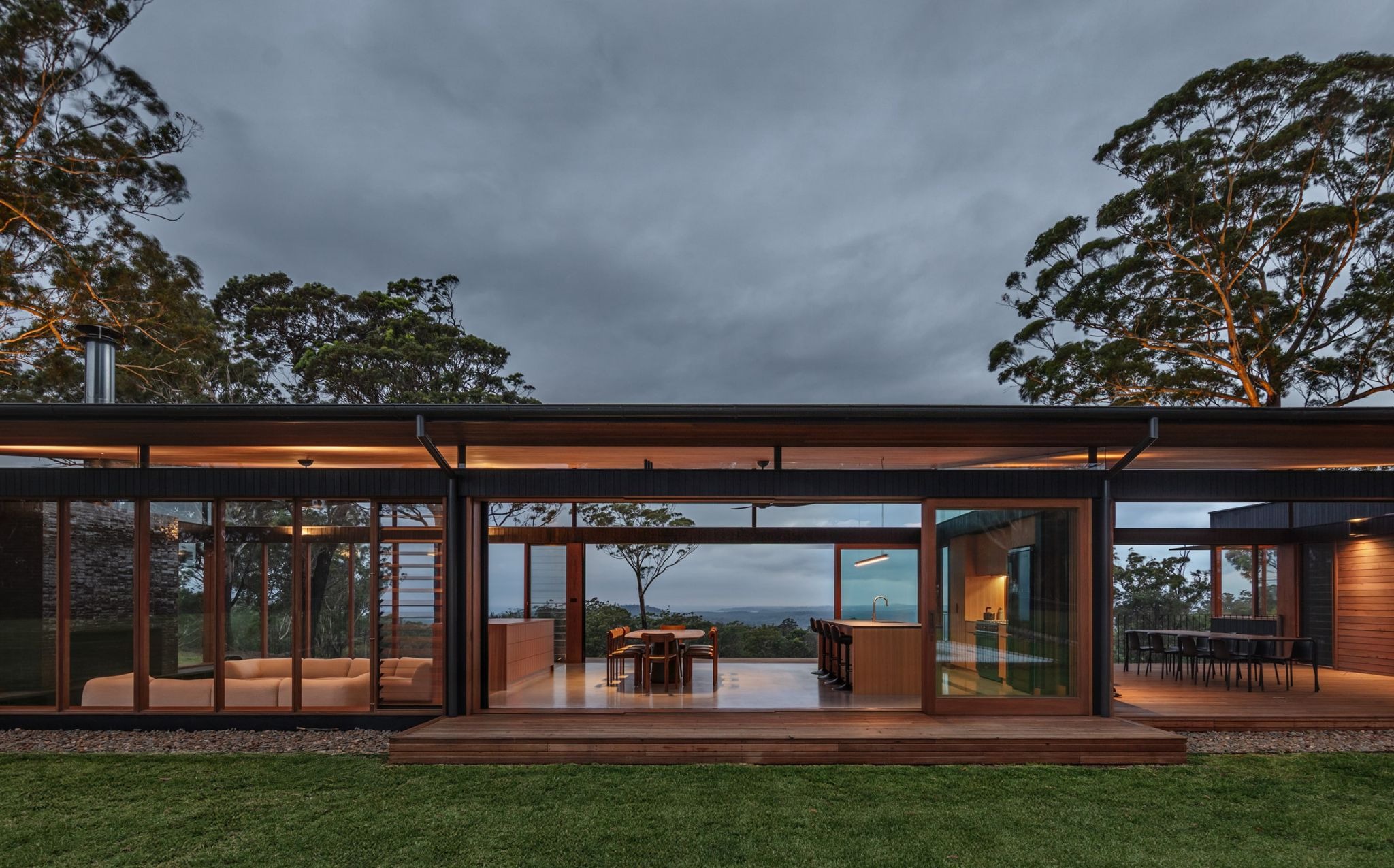 Down South by TF Architects & New View Building Solutions: A Resilient Home Forged in Fire, Forest and Coastal Light