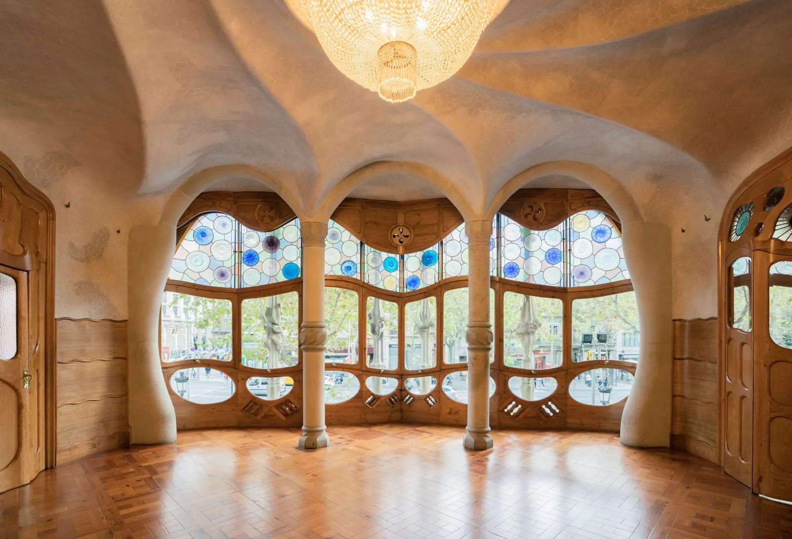Mesura Orchestrates a Contemporary Echo Within the Walls of Casa Batlló