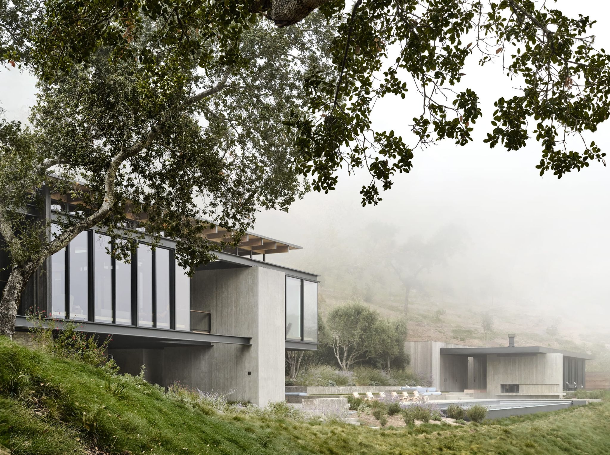 Bridging the Divide: The Trestle Residence by Aidlin Darling Design Defies Gravity in Northern California