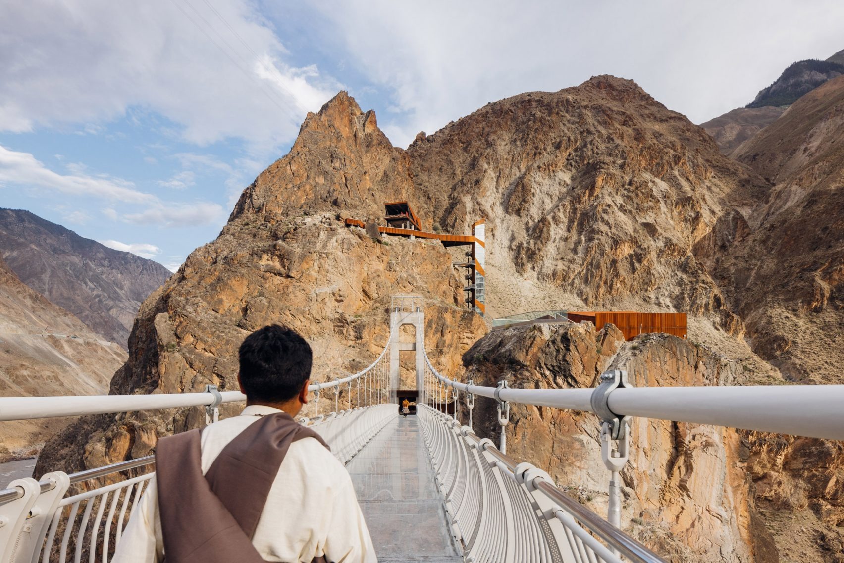 A Walk Above the Abyss: Archermit’s Vision at Nujiang River 72 Turns Canyon Scenic Area