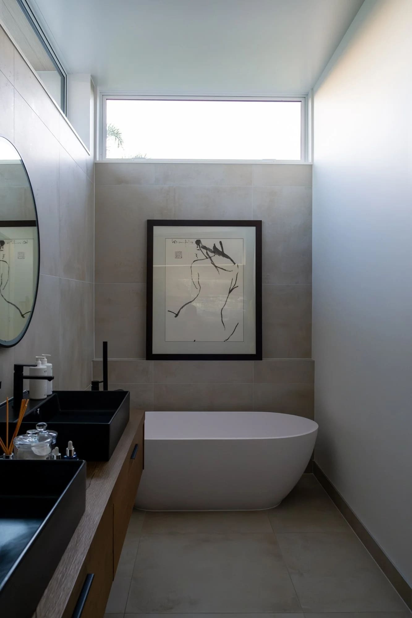 The New Zealand Dream: Arkhē Architecture Channels Palm Springs Cool in a Gabled Masterpiece