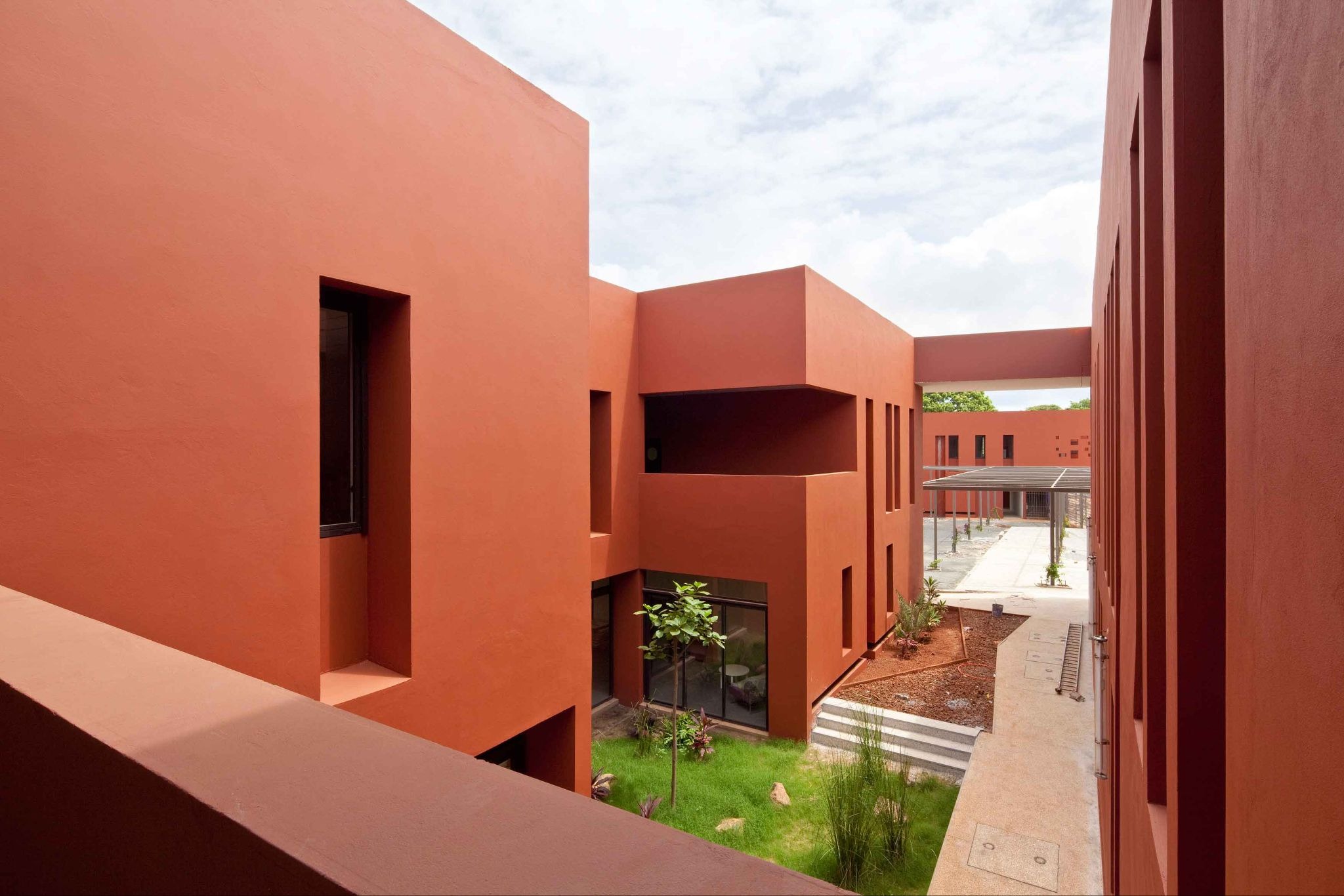 Terreneuve’s Highschool Jean Mermoz Stands as a Bio-Climatic Masterpiece in Dakar