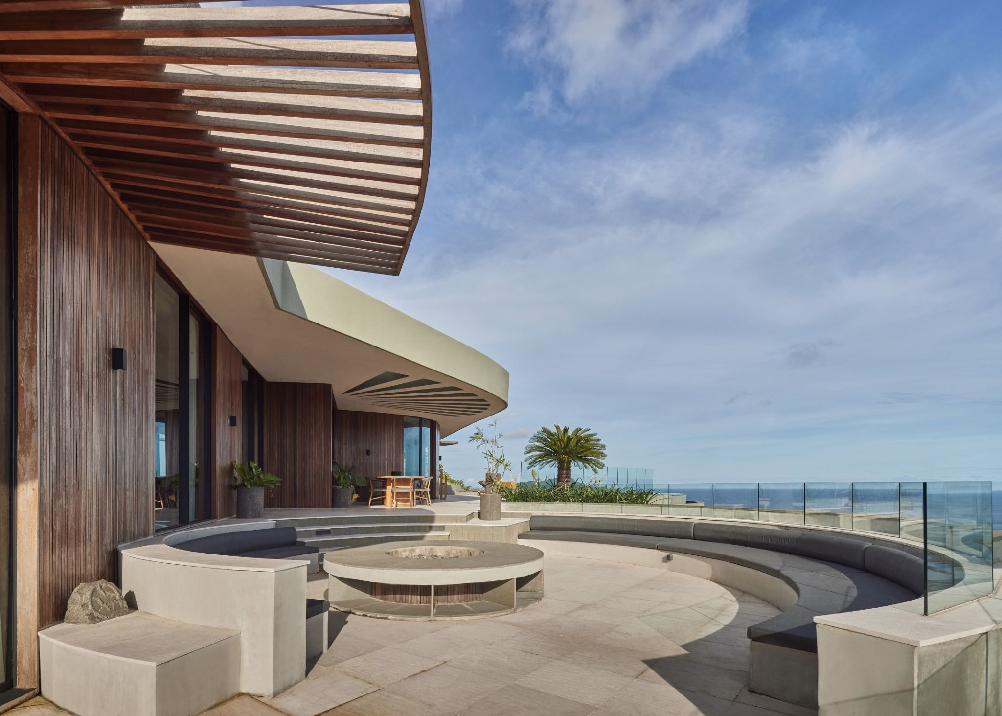 Nyrenstone Estate: Architecture Shaped by Slope, Geometry, and the Sea