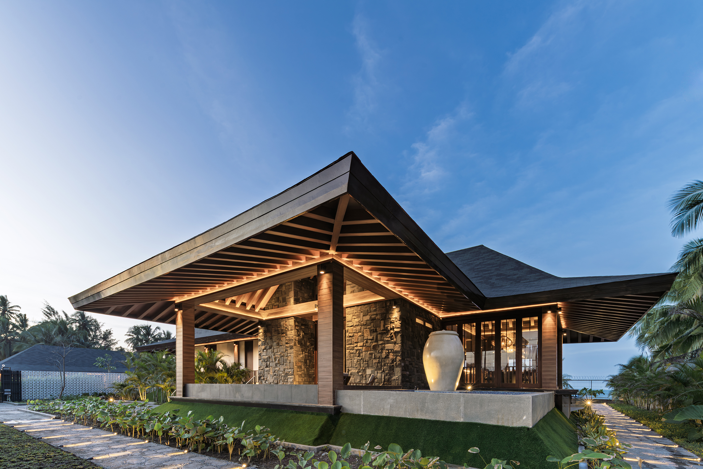 Omah Pantai: A Beachside House That Breathes With The Sea