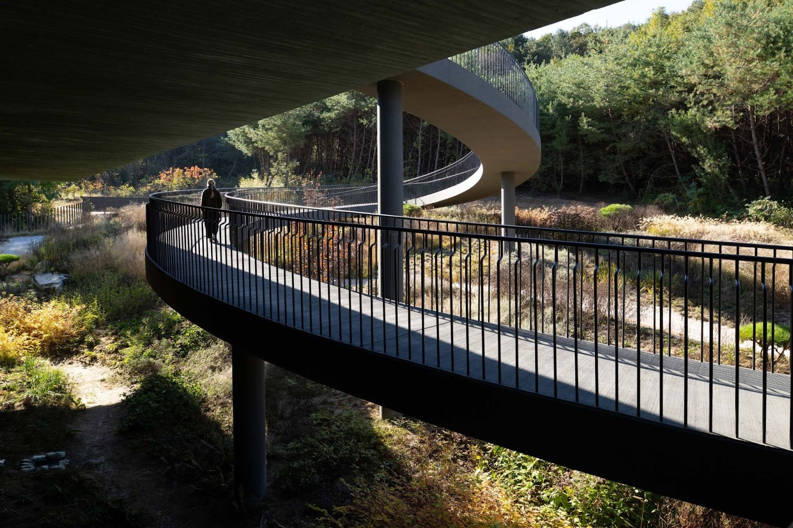 Pezo von Ellrichshausen Suspends a Concrete Monolith in the Korean Wilds