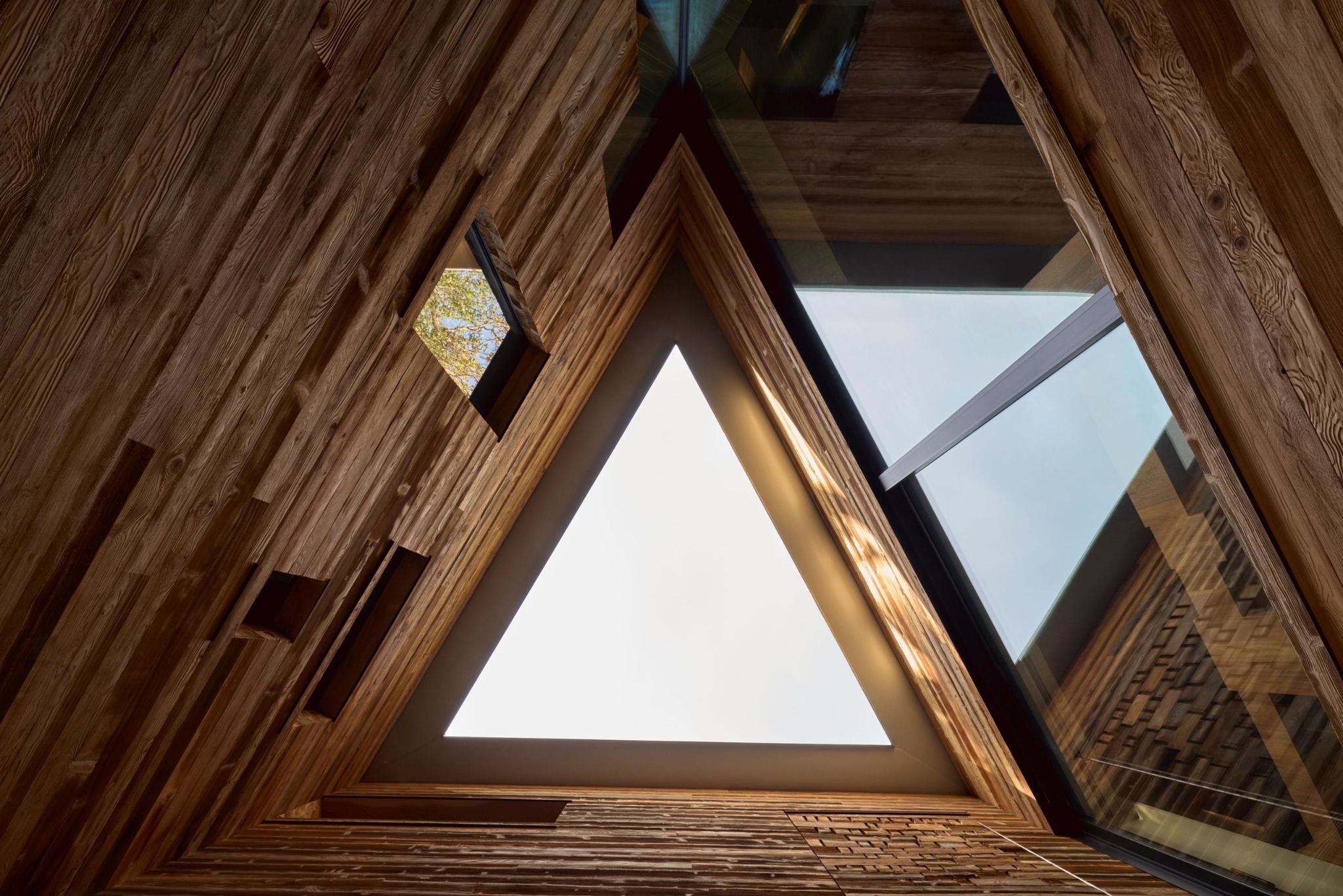 Omer Arbel’s 91.0: A Meditation on Material and Transformation
