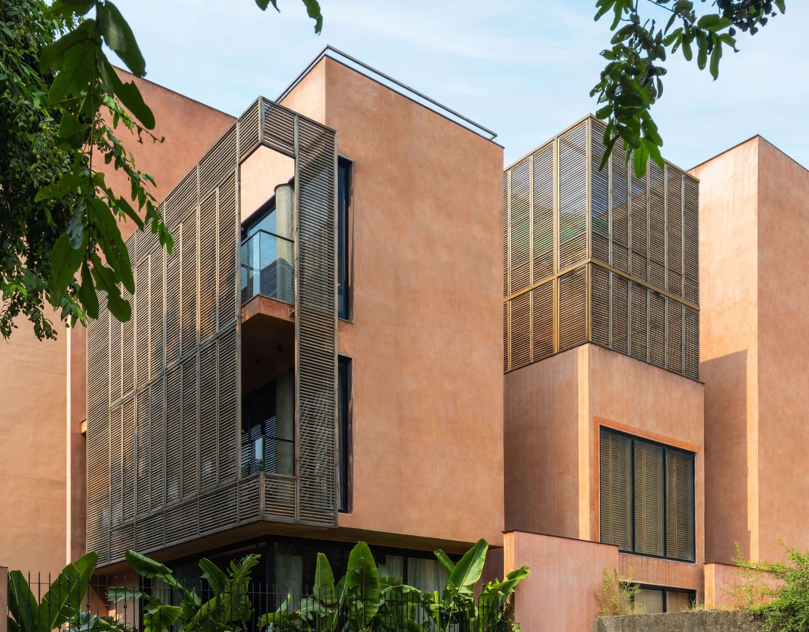 Courts as Organizers: How One Indian Home Rewrites the Inward-Looking Typology