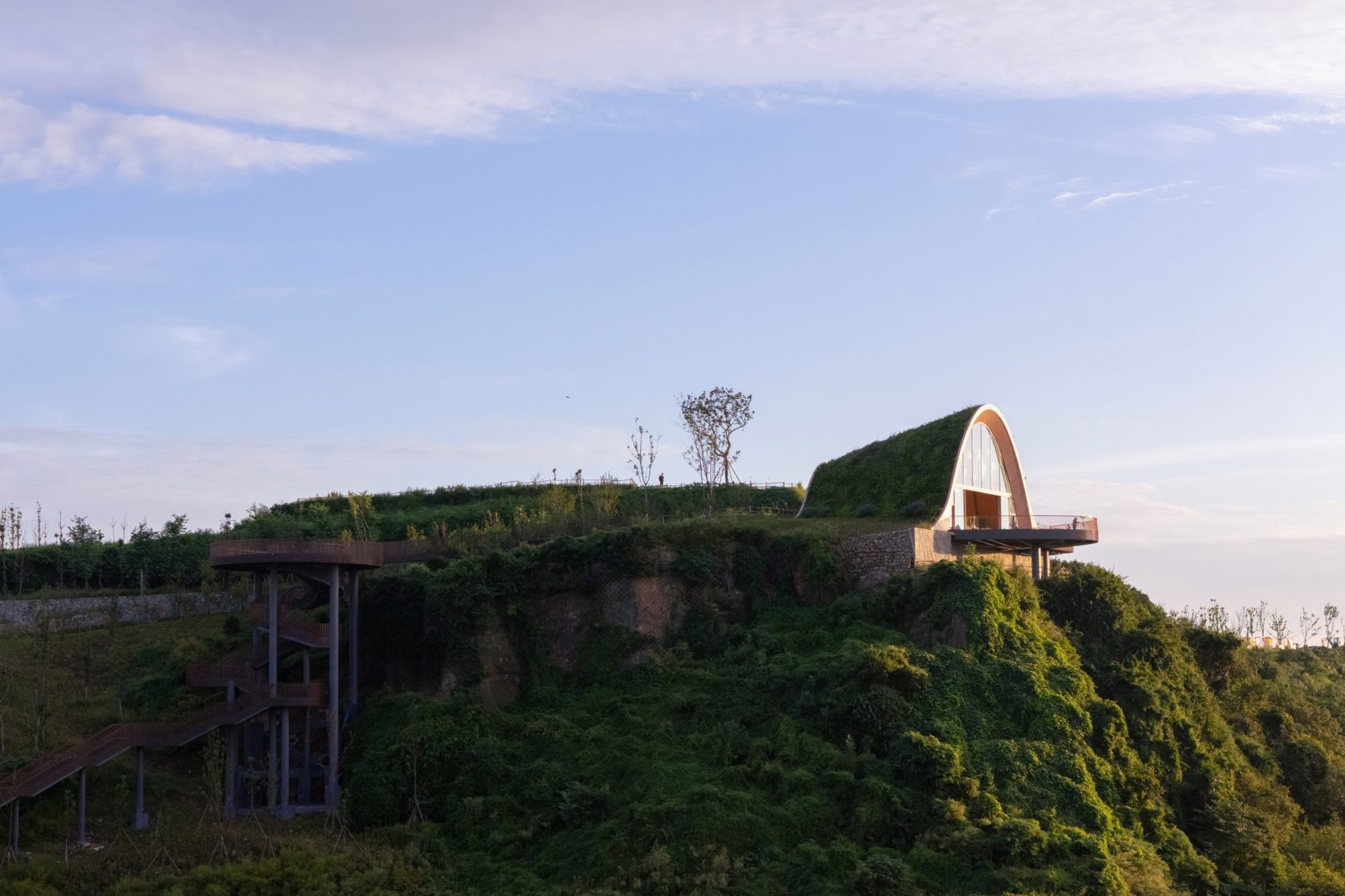 Pujiang Platform Hill: When Infrastructure Becomes a Living Landscape in Chengdu