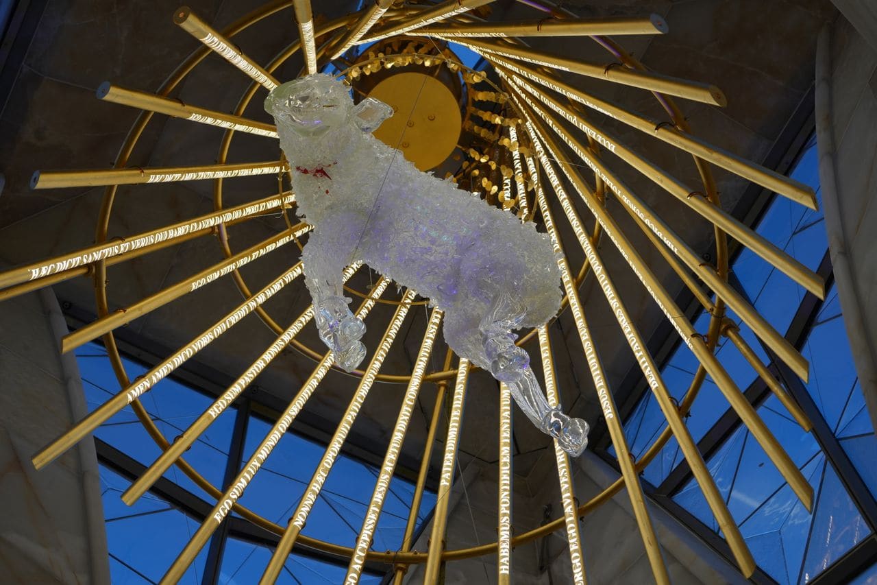 When Light Becomes Invisible: Engineering the Glow of Gaudí's Sacred Lamb