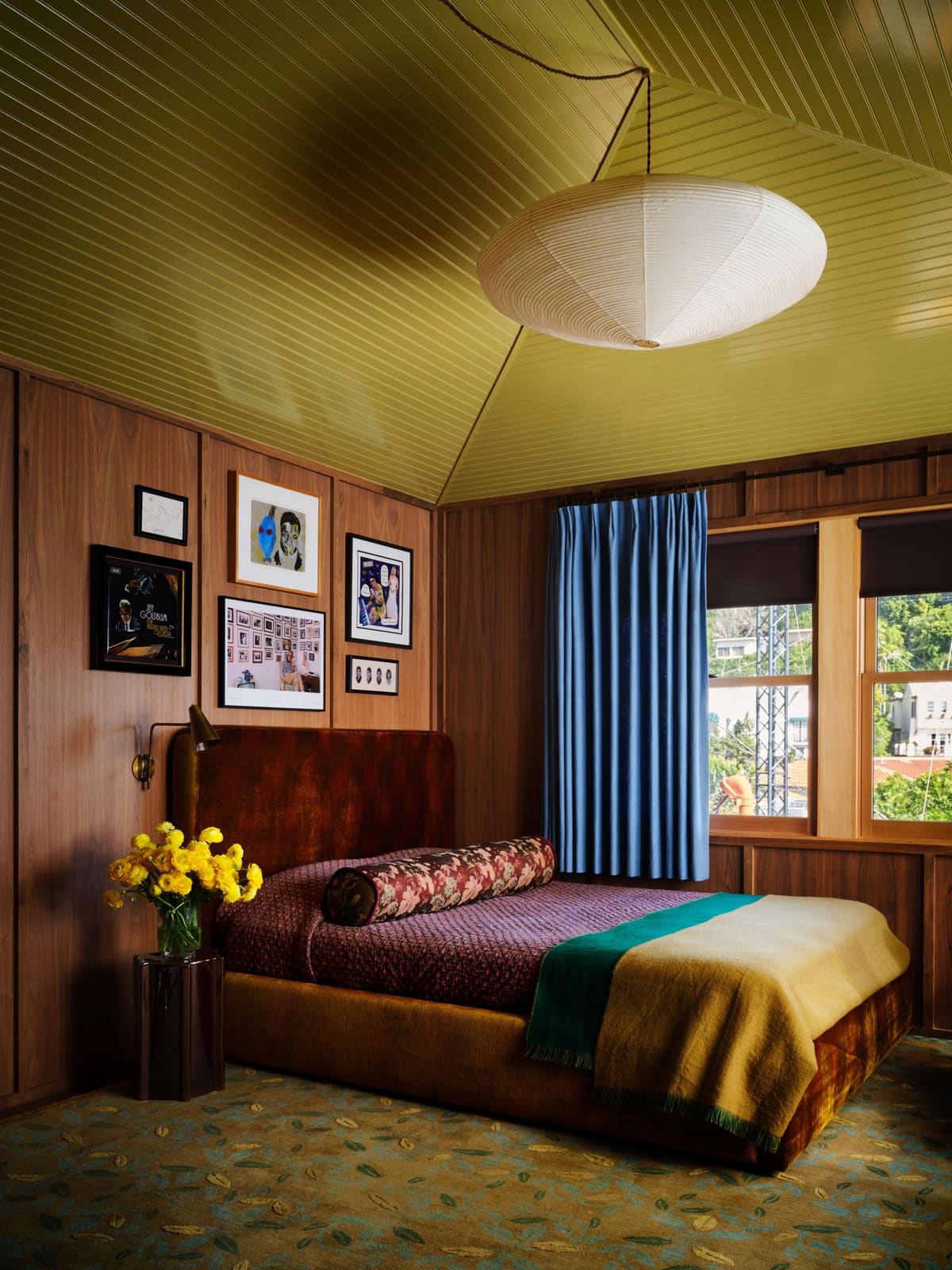 The Quiet Revival of the Bolster Pillow in Contemporary Bedroom Design