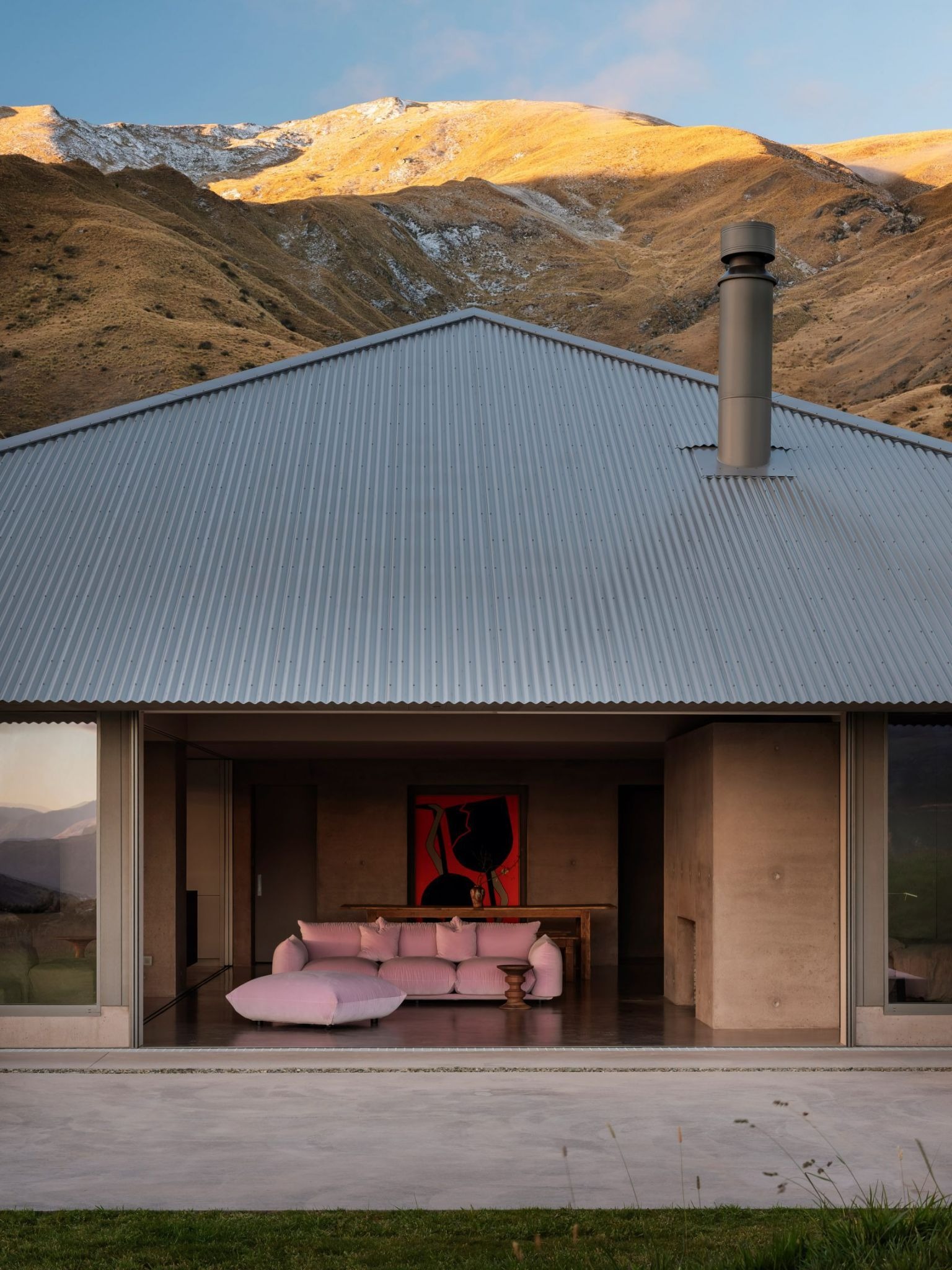 Openfield House, Where the Spirit of the Farm Meets the Serenity of the Mountain
