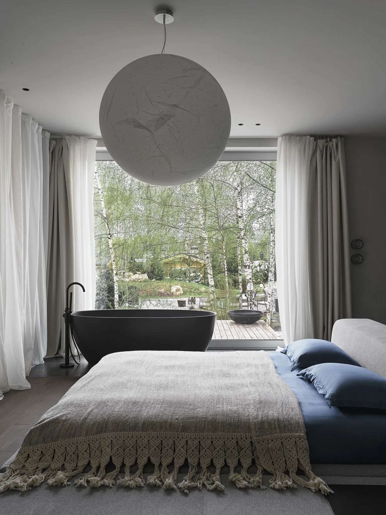 The Light Trap: ZROBIM Architects Harvests Solitude in the Nemo Atrium House