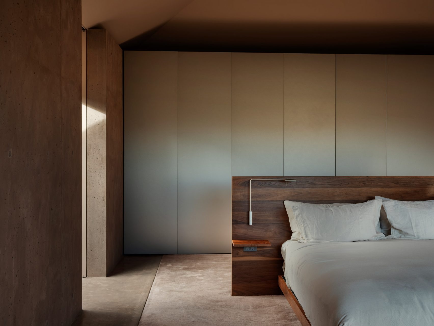 Openfield House, Where the Spirit of the Farm Meets the Serenity of the Mountain