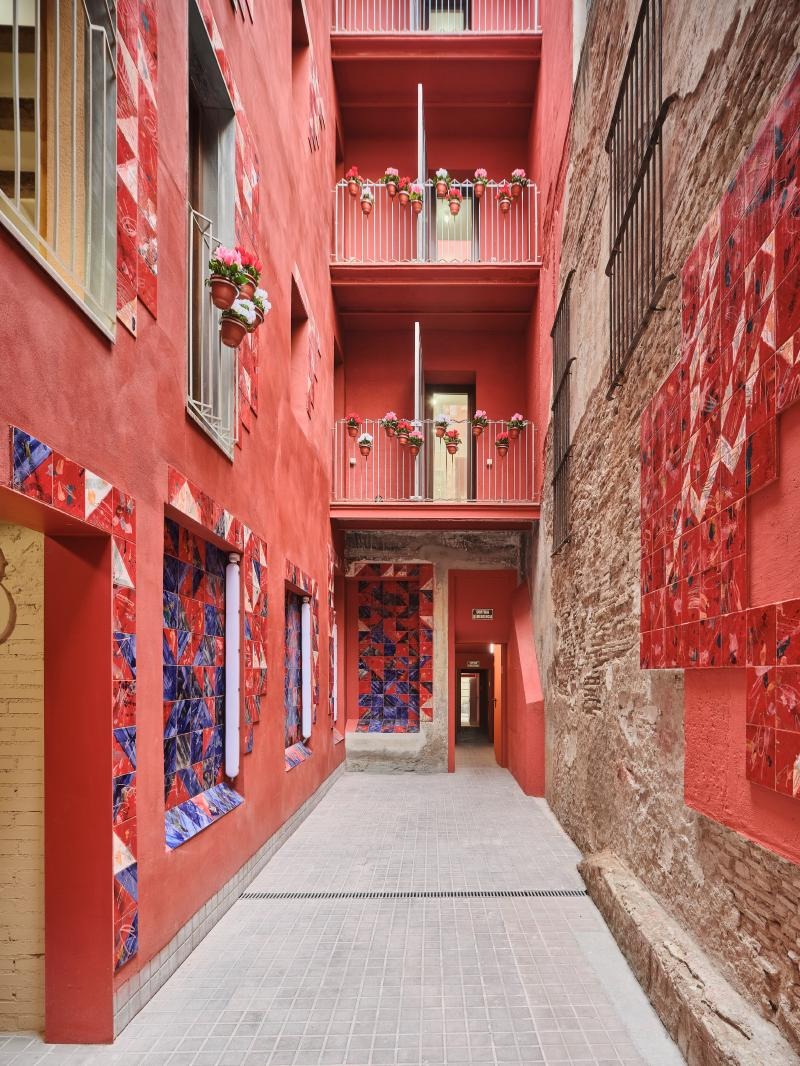 Fired in the Kiln of Memory: MIAS Architects Weaves Community Identity into Barcelona Social Housing with Bespoke Ceramics
