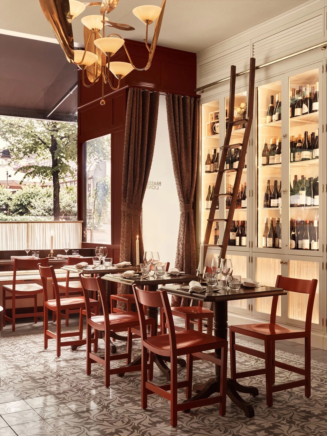 Brasserie Lionne Fyra’s Masterclass in Balancing Parisian Grandeur with Finnish Comfort