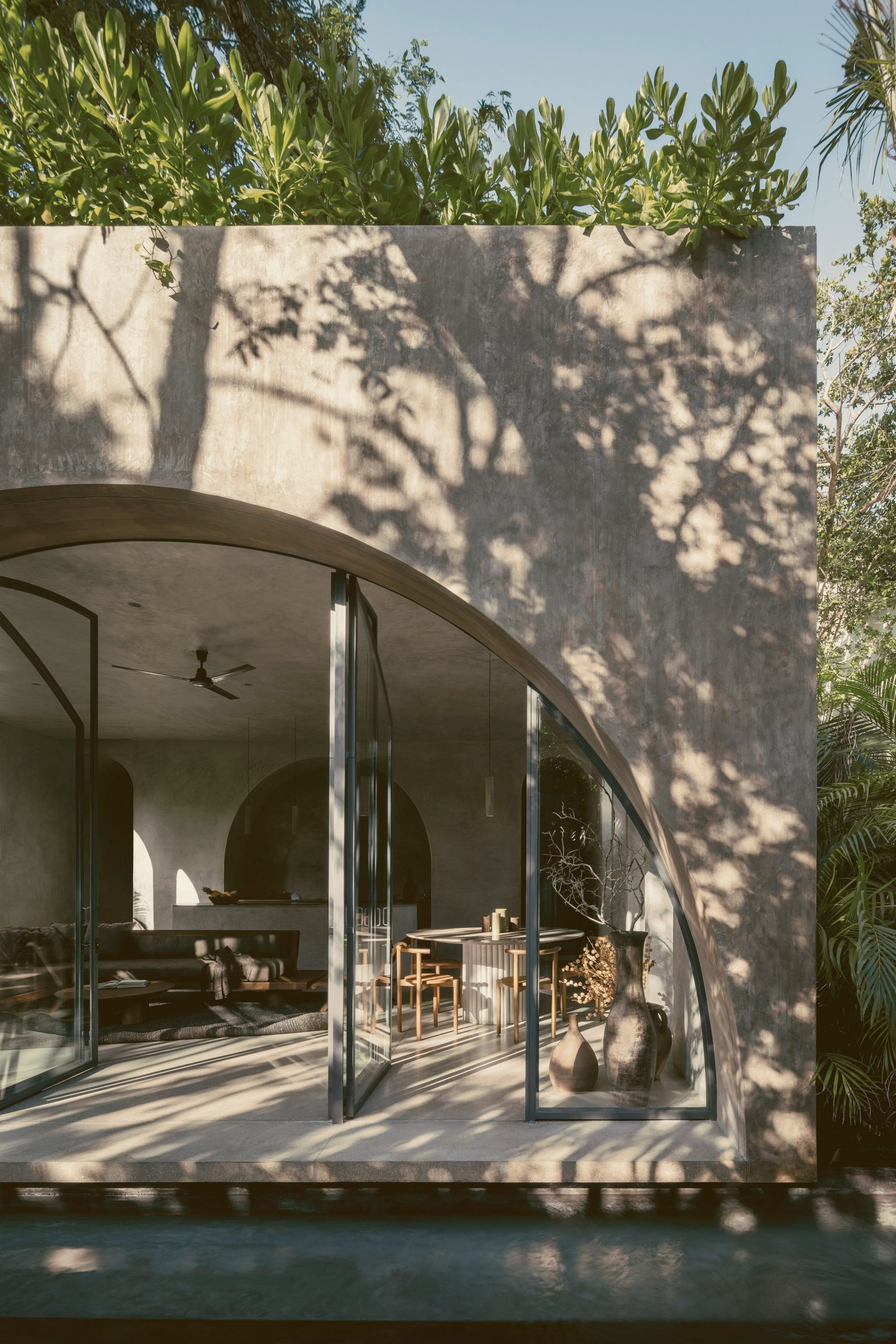 Top Picks - 10 Striking Brutalist Houses That Redefine Concrete Architecture